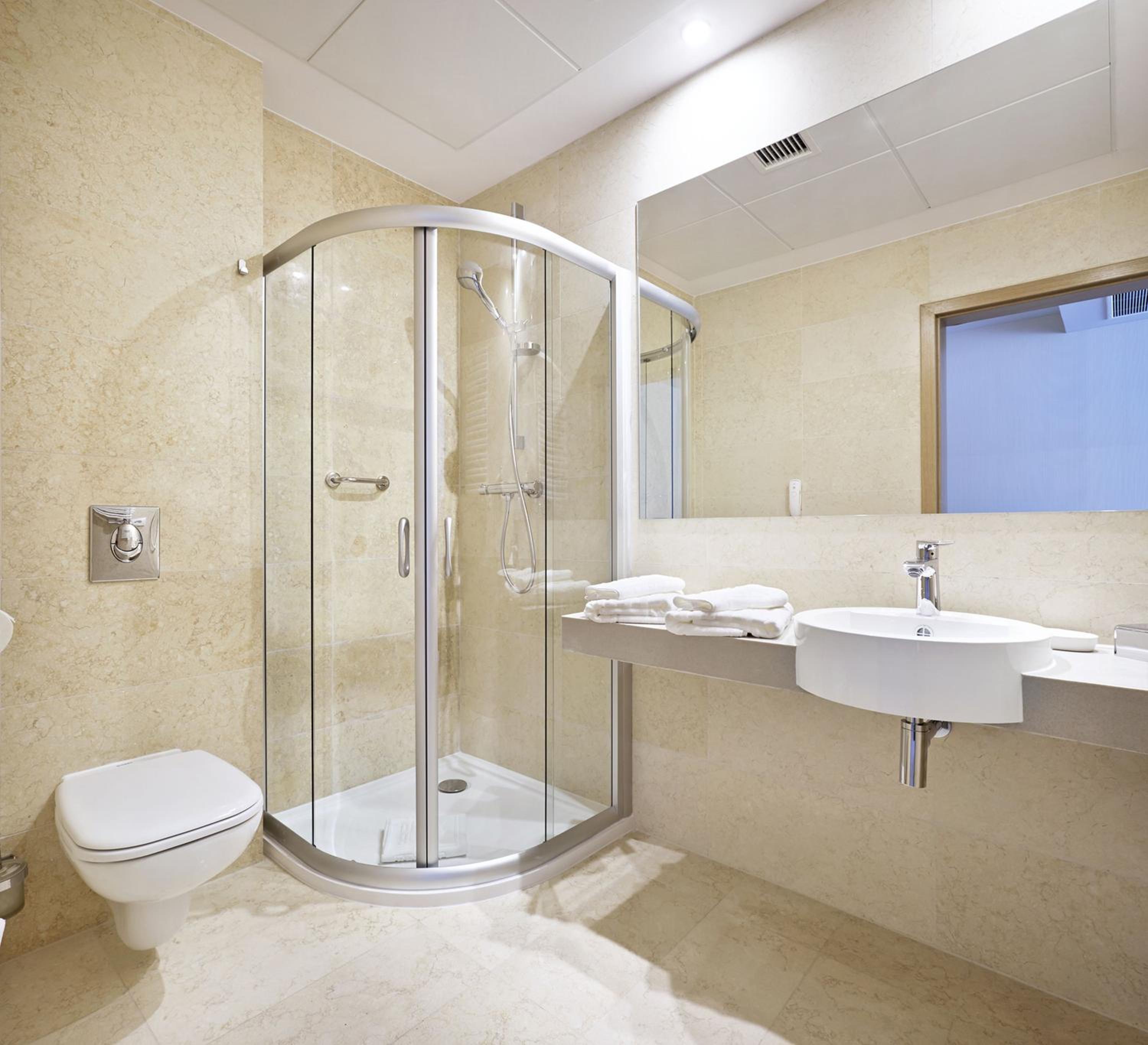 Double or Twin Room with Partial Sea View