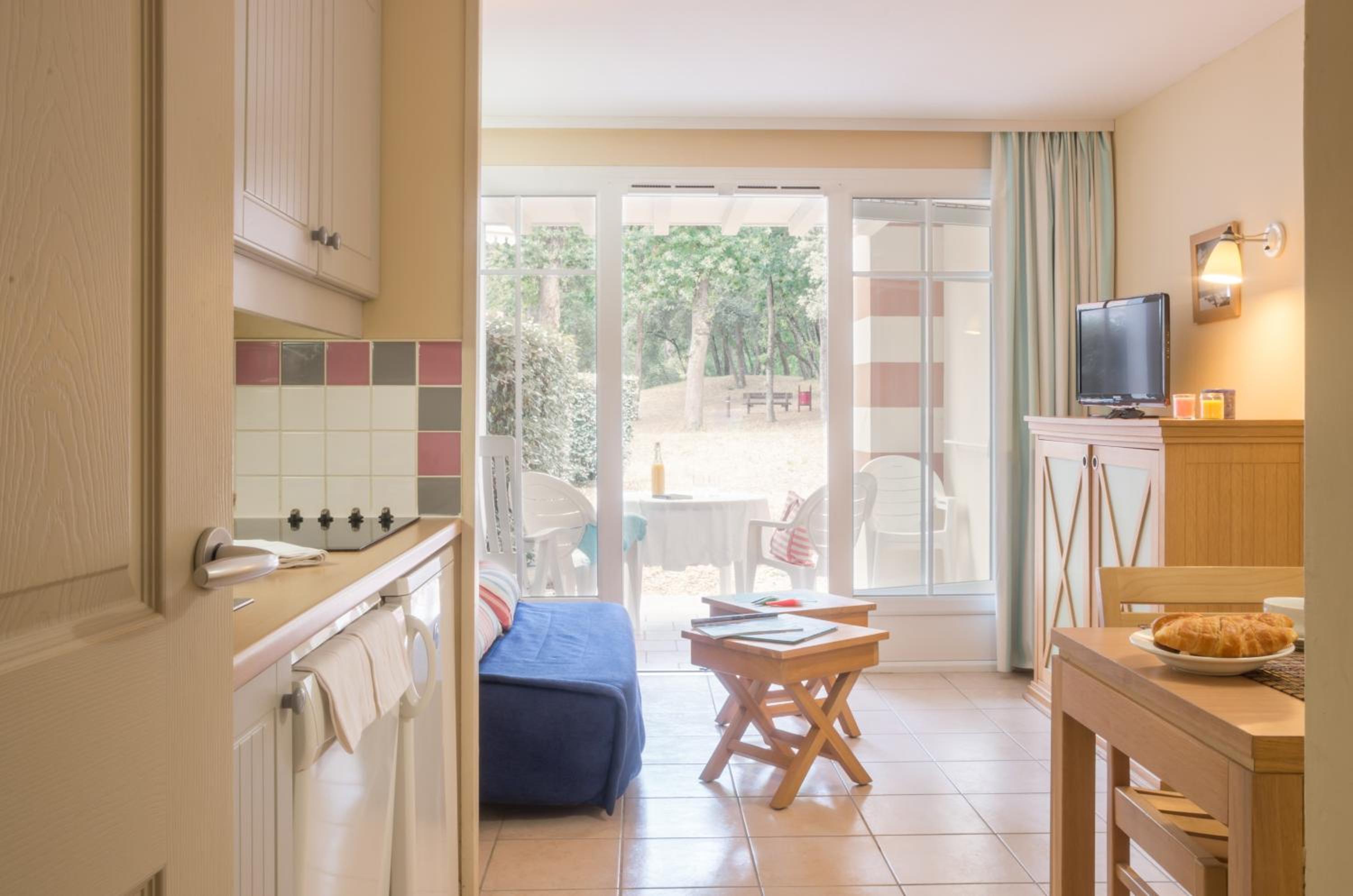 Standard One-Bedroom Apartment with Terrace or Balcony (4 people) photo 1