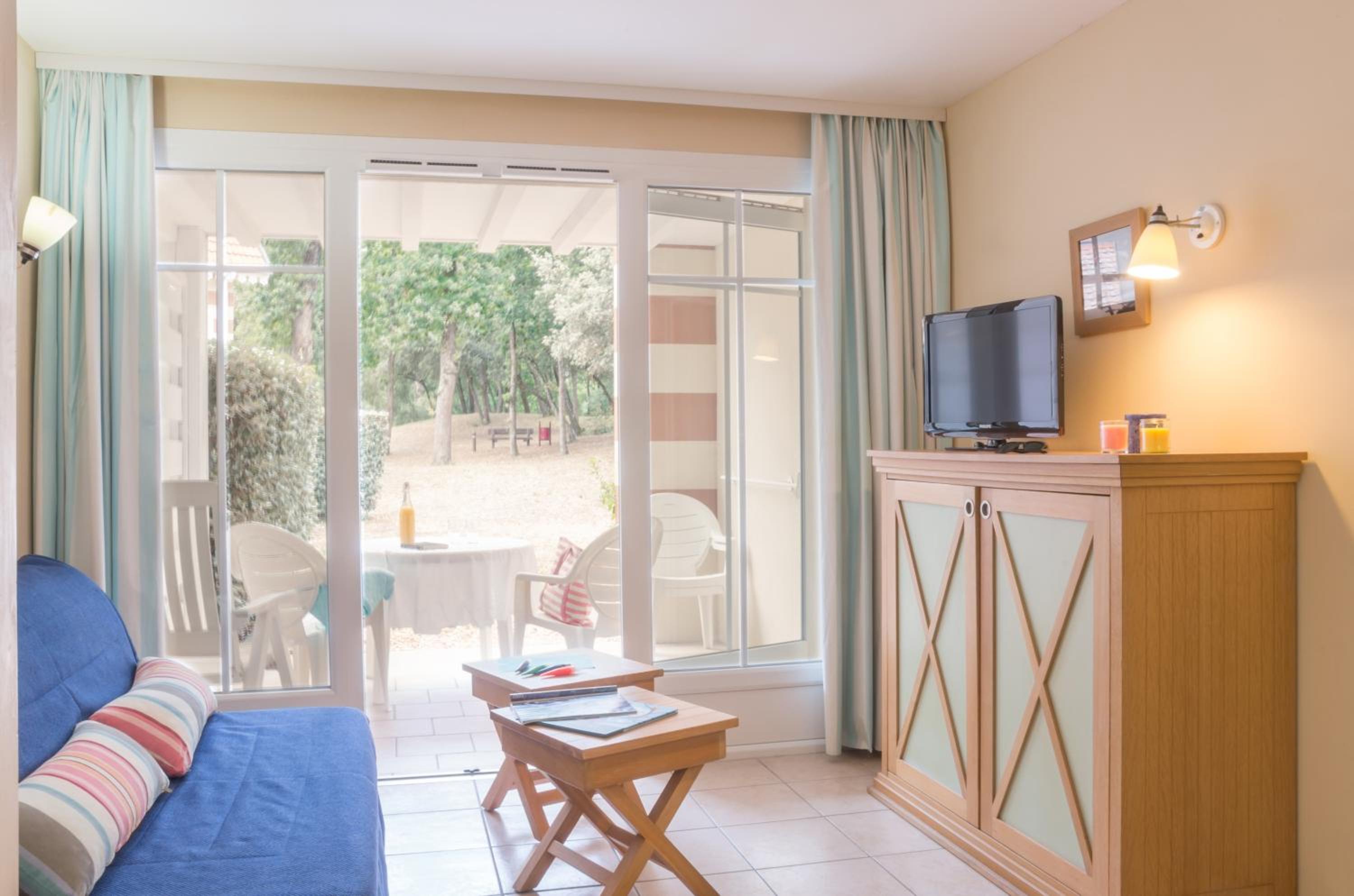 One-Bedroom Apartment with Terrace or Balcony (4 people) photo 2