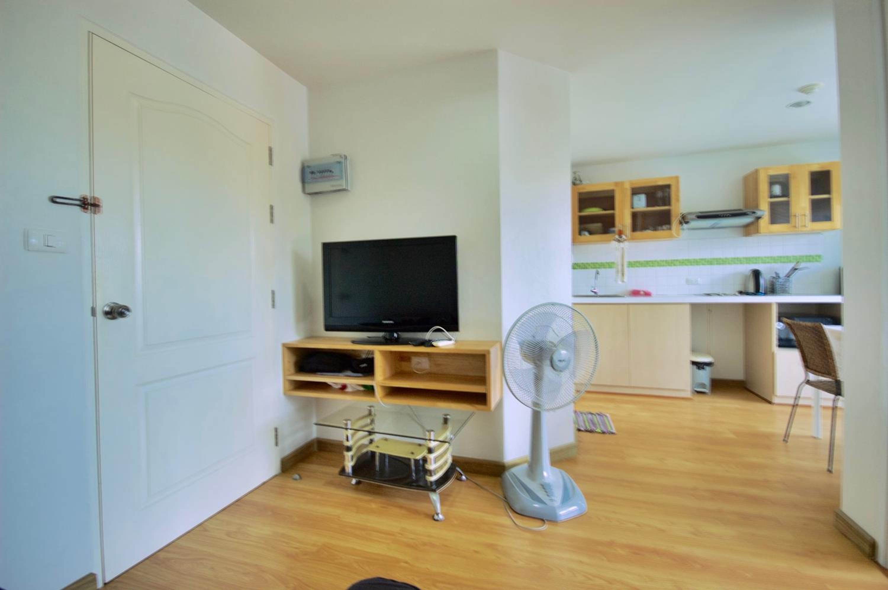 One-Bedroom Apartment photo 2