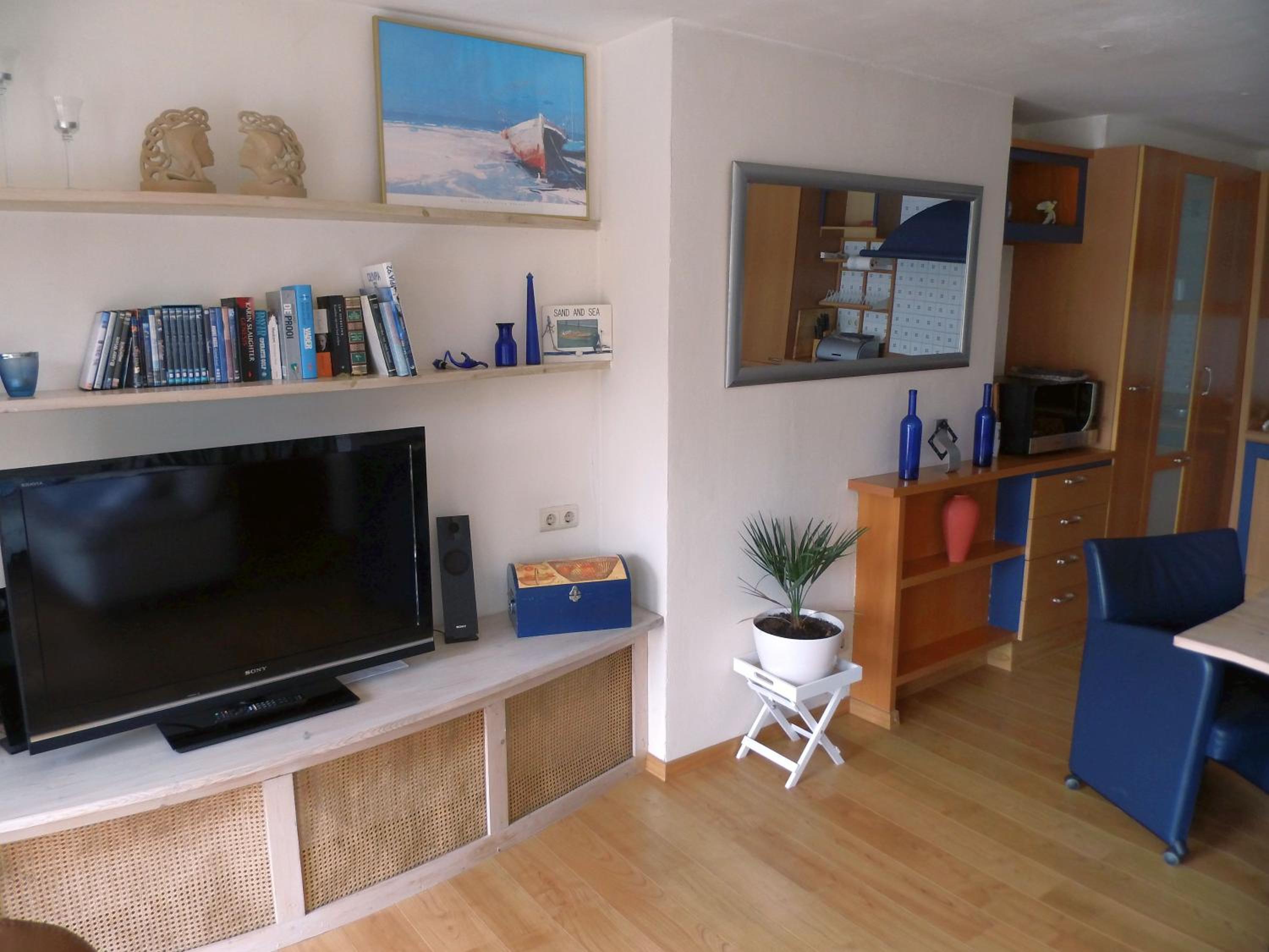 One-Bedroom Apartment photo 3