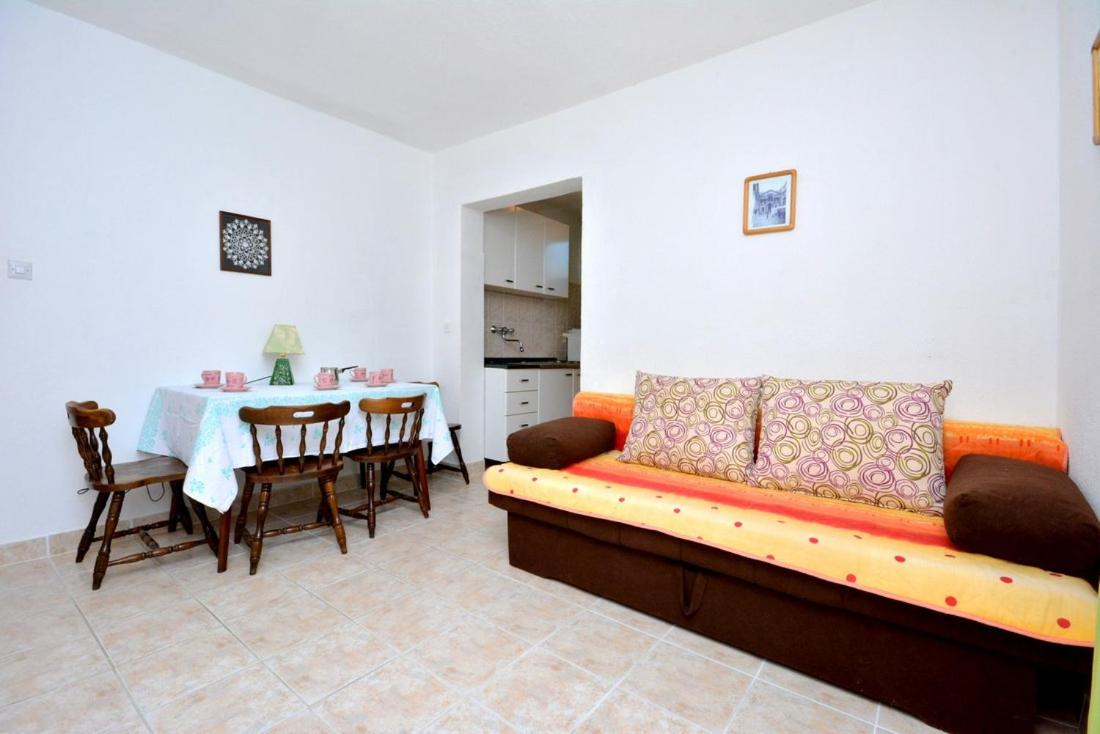 One-Bedroom Apartment with Terrace and Sea View photo 1