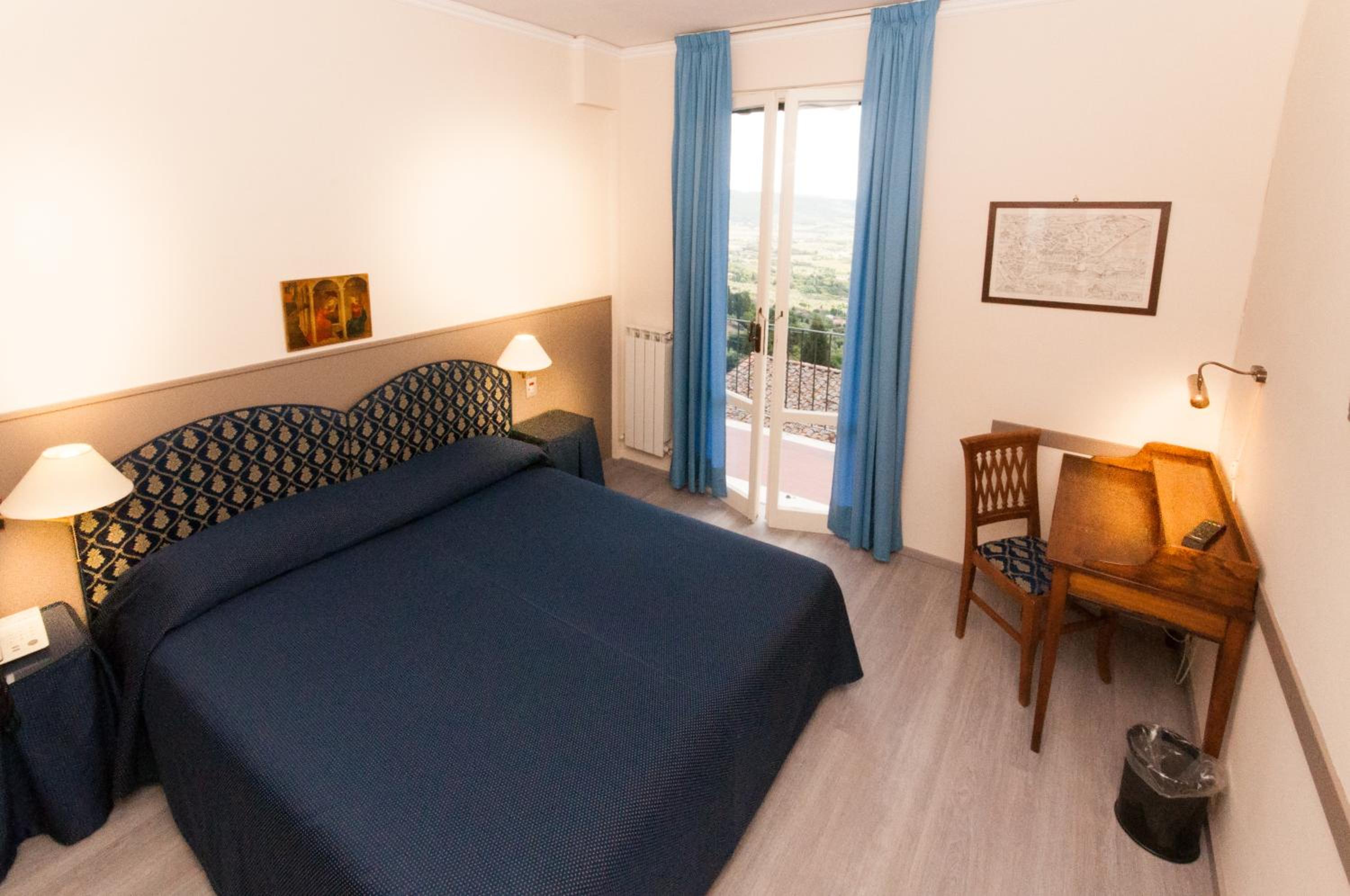 Deluxe Double or Twin Room, photo 7