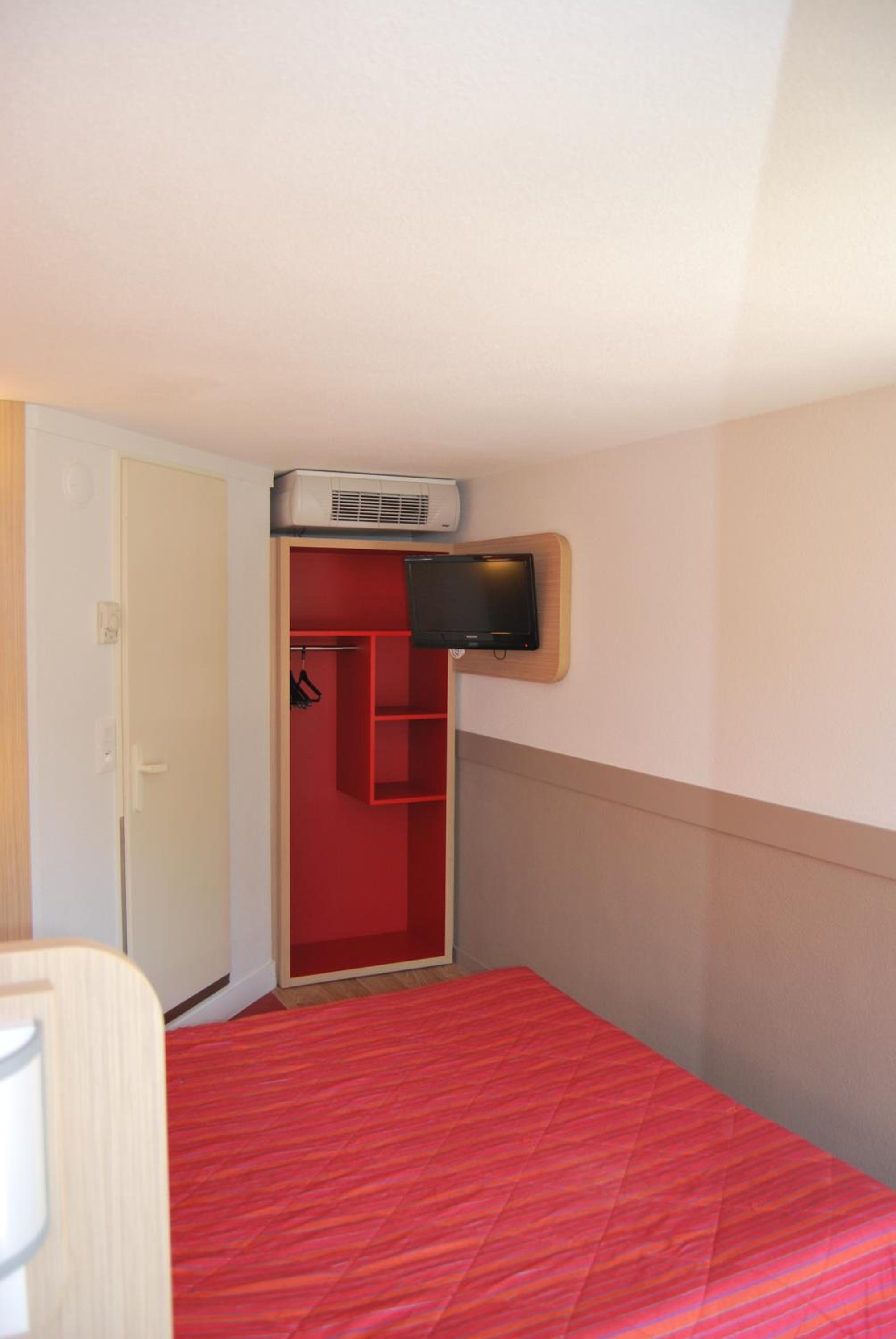 Double Room - Photo 16