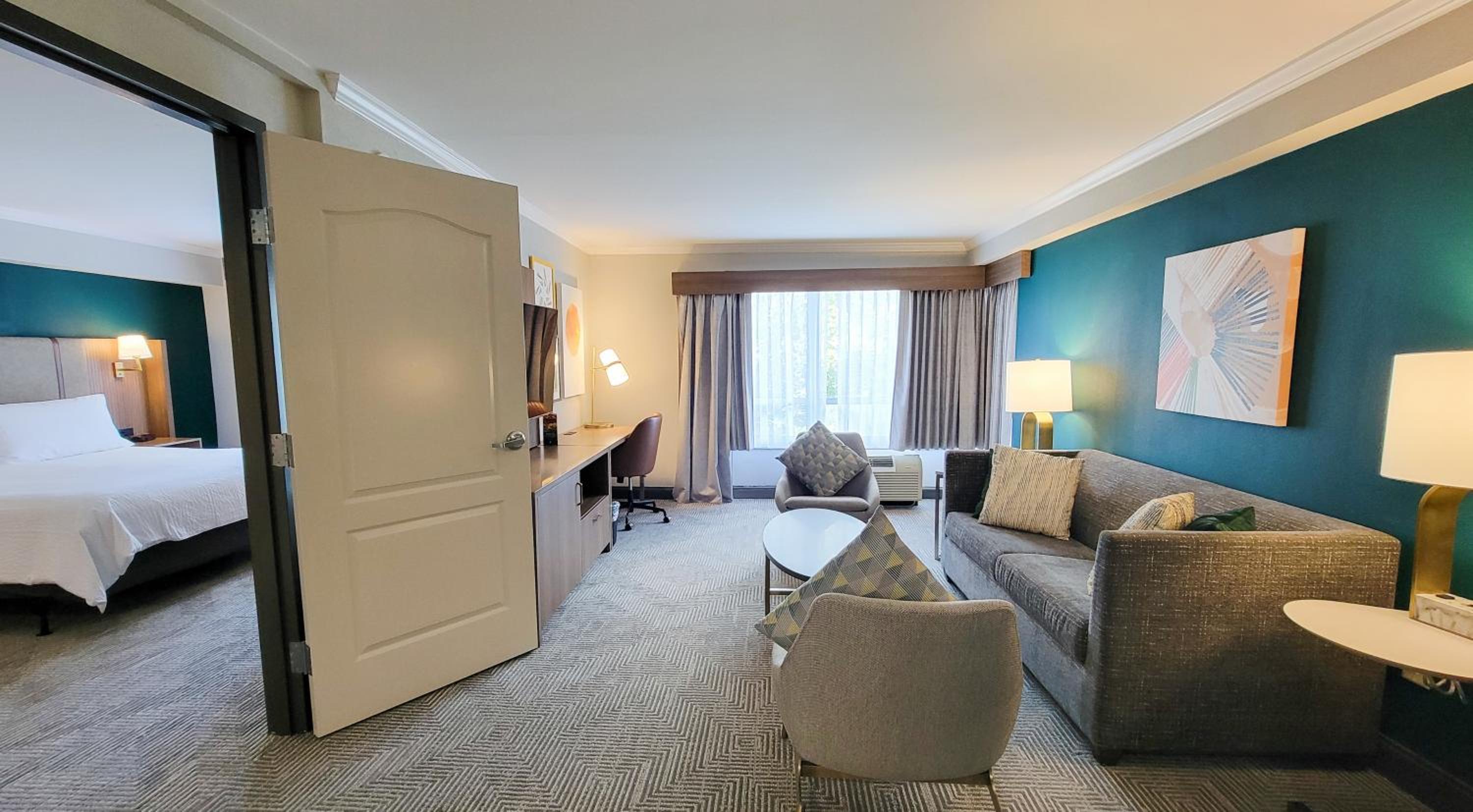 One-Bedroom King Suite - Photo 5