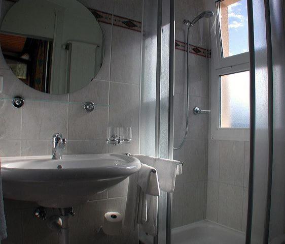 Double or Twin Room - Photo 3