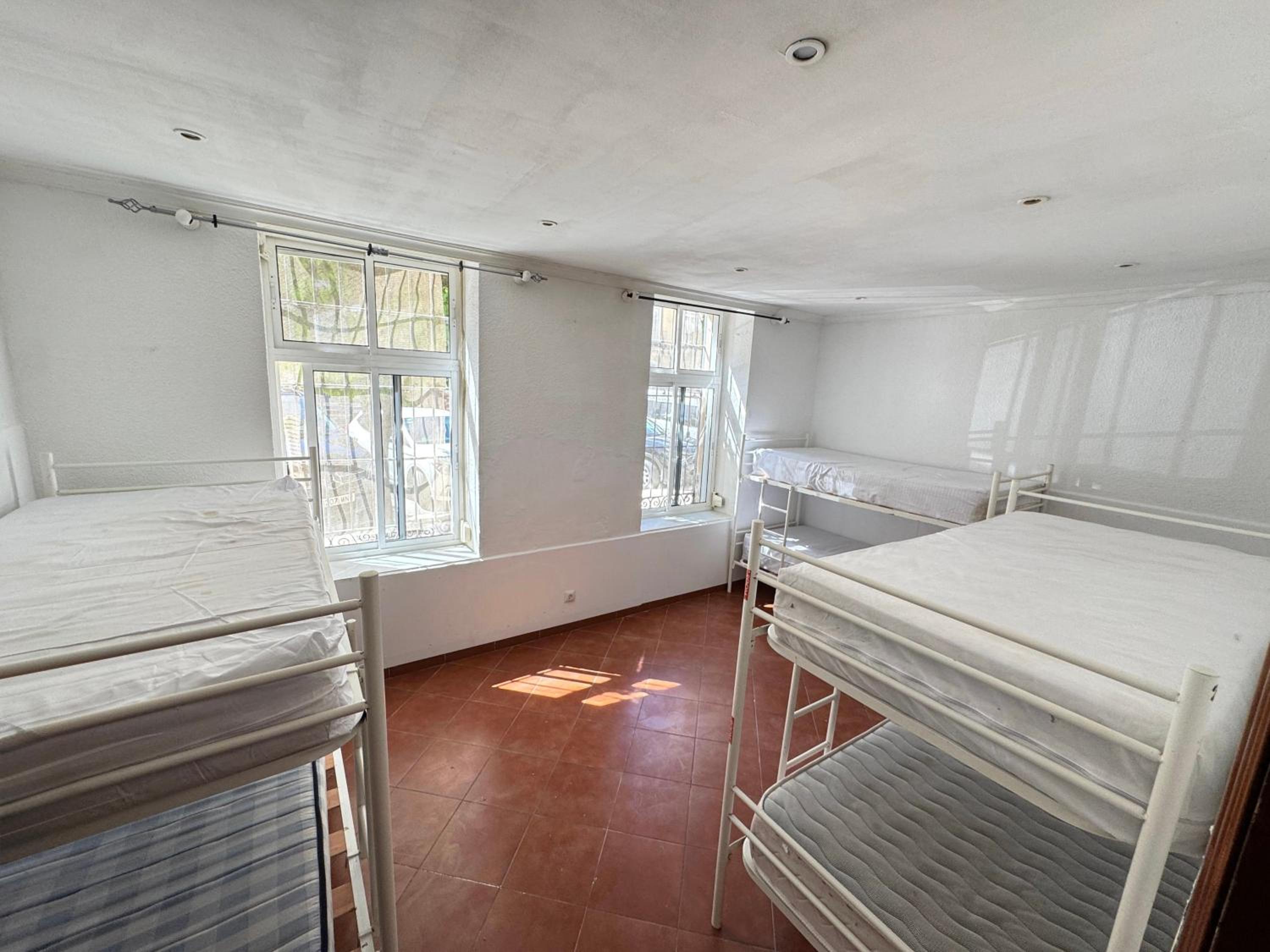 Bed in 6-Bed Mixed Dormitory Room