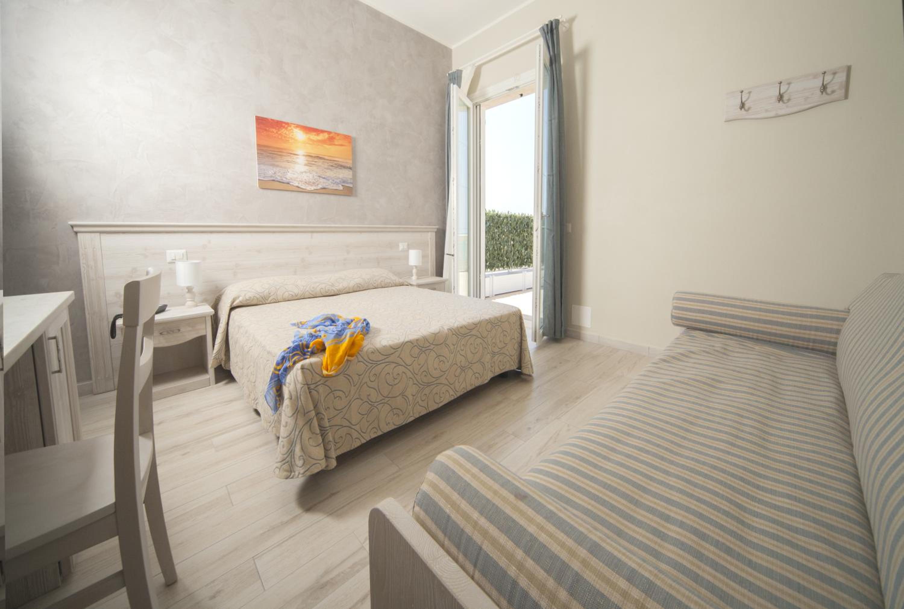 Triple Room with Sea View photo 1