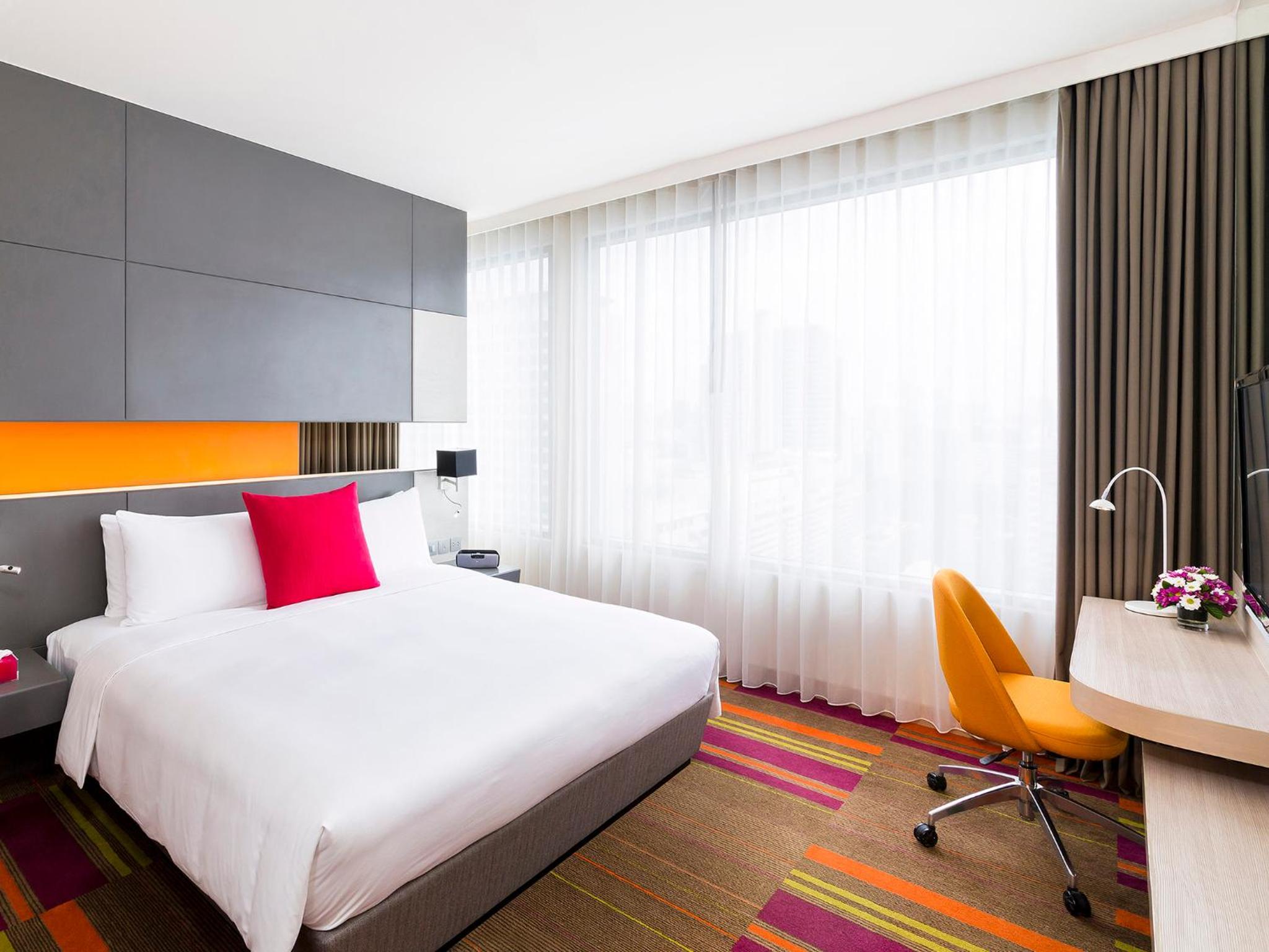 Deluxe Room with 1 queen bed, High floor