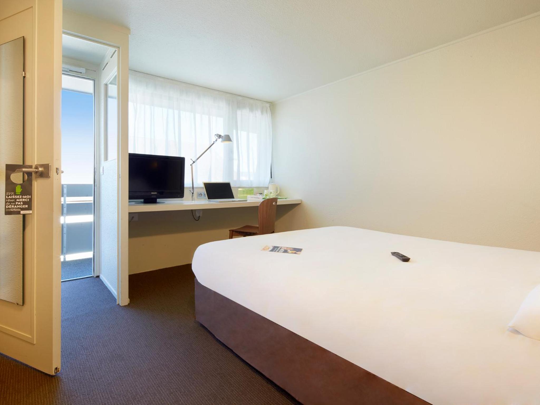 Standard Double Room - Photo 6