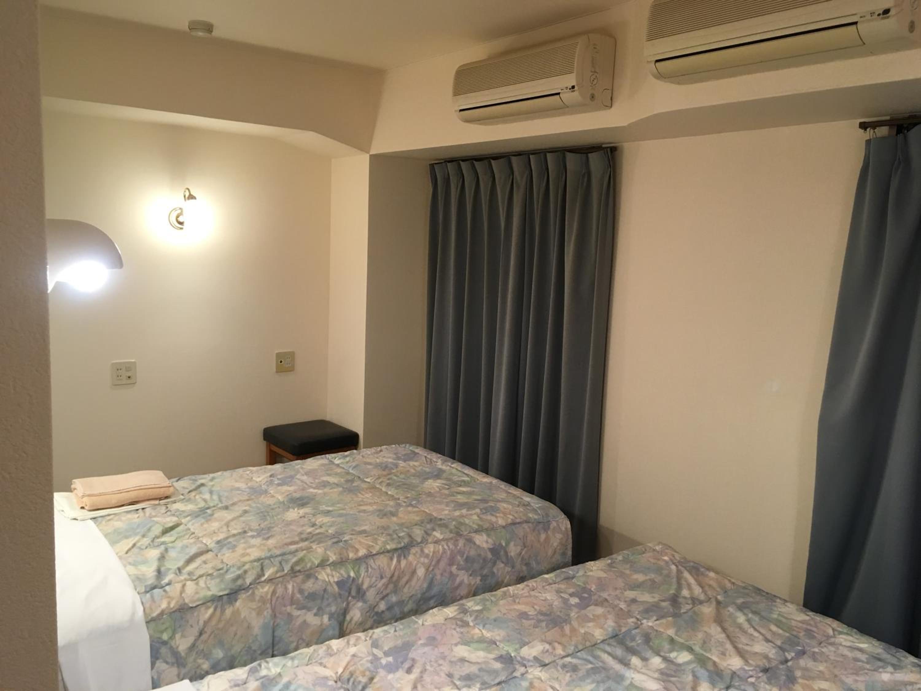 Standard Twin Room - Smoking photo 3