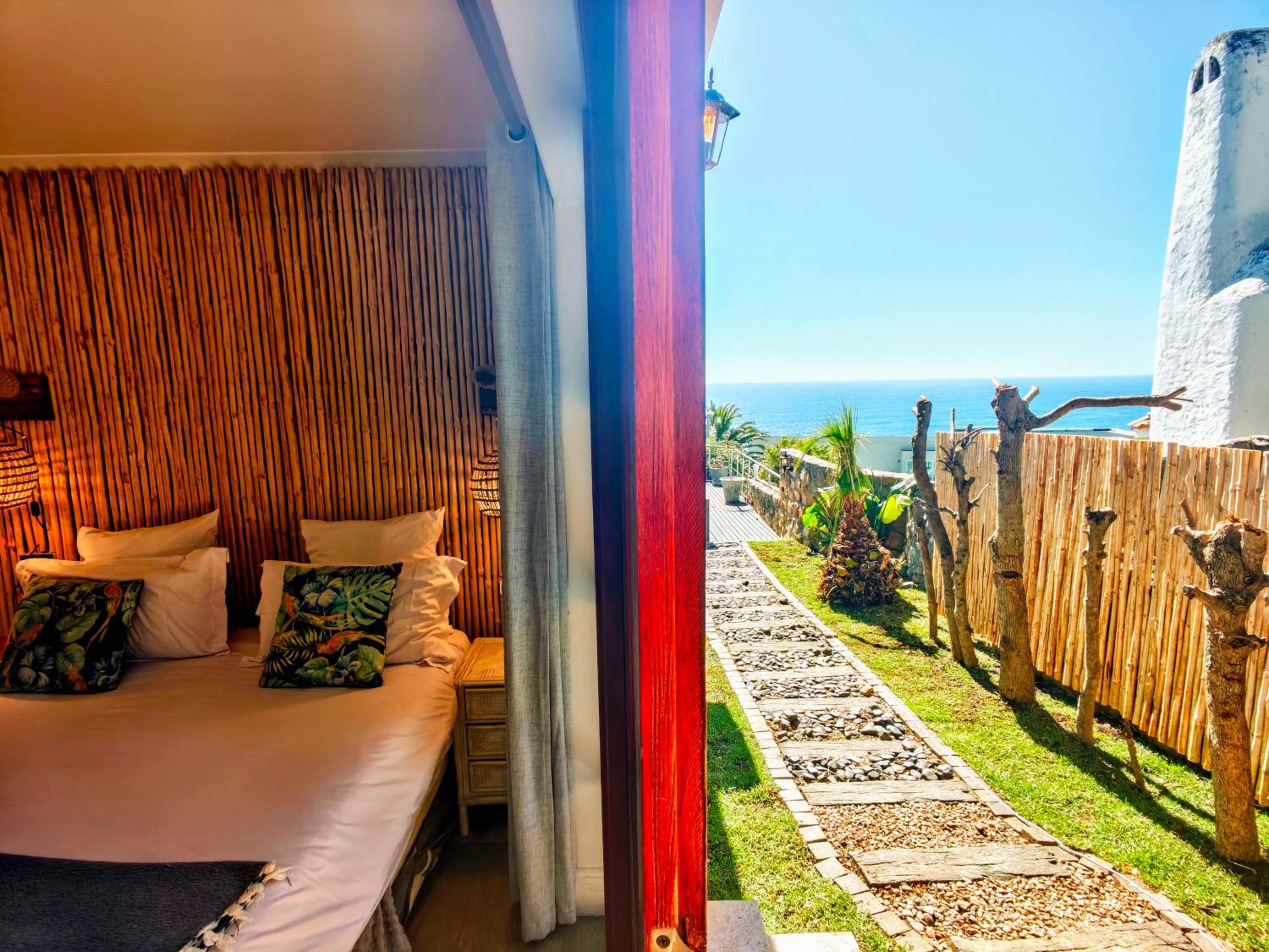 Deluxe Double Room with Side Sea View