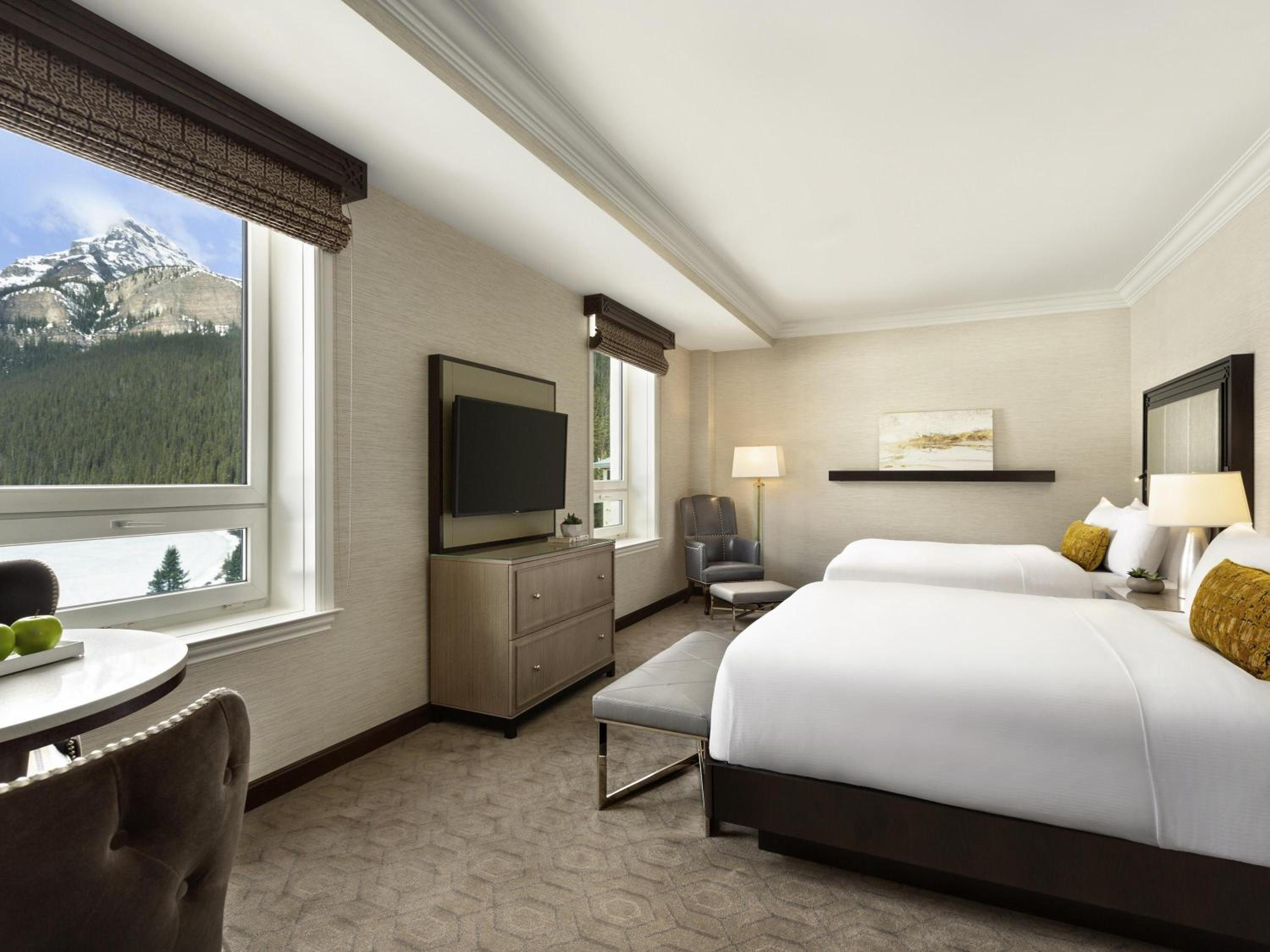 Fairmont Gold Queen Room with Two Queen Beds and Lake View