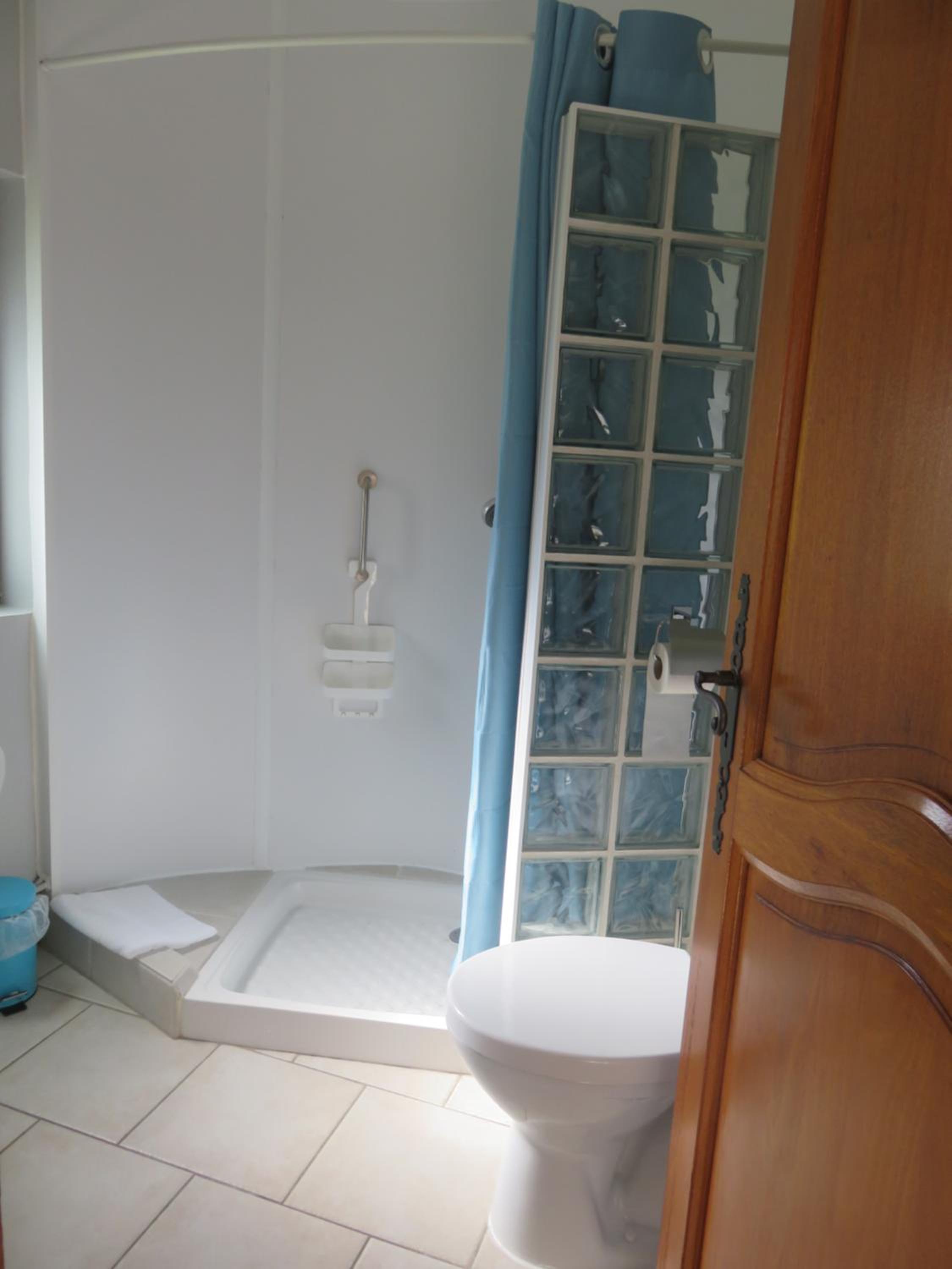 One-Bedroom House - Photo 5