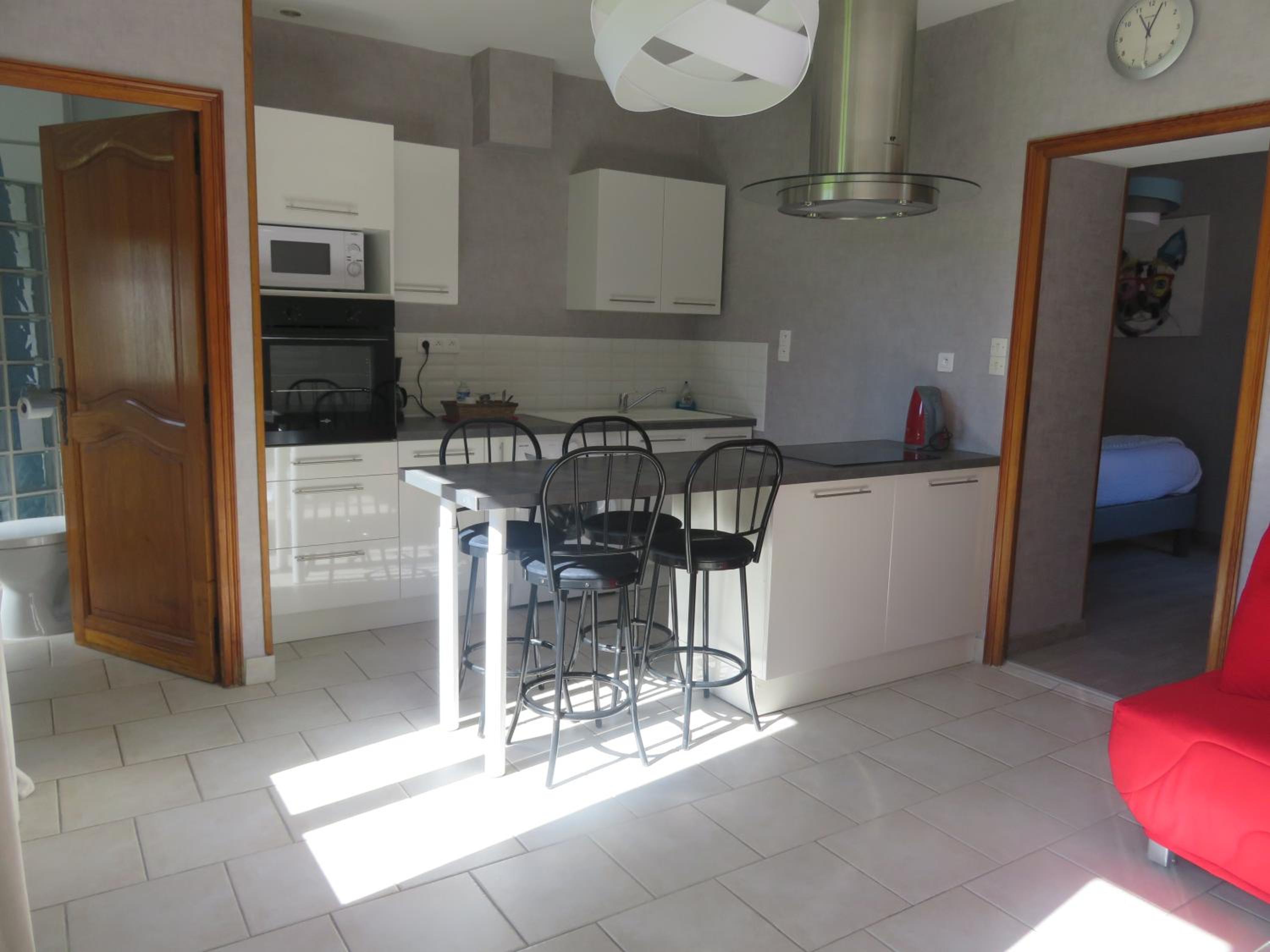 One-Bedroom House - Photo 4