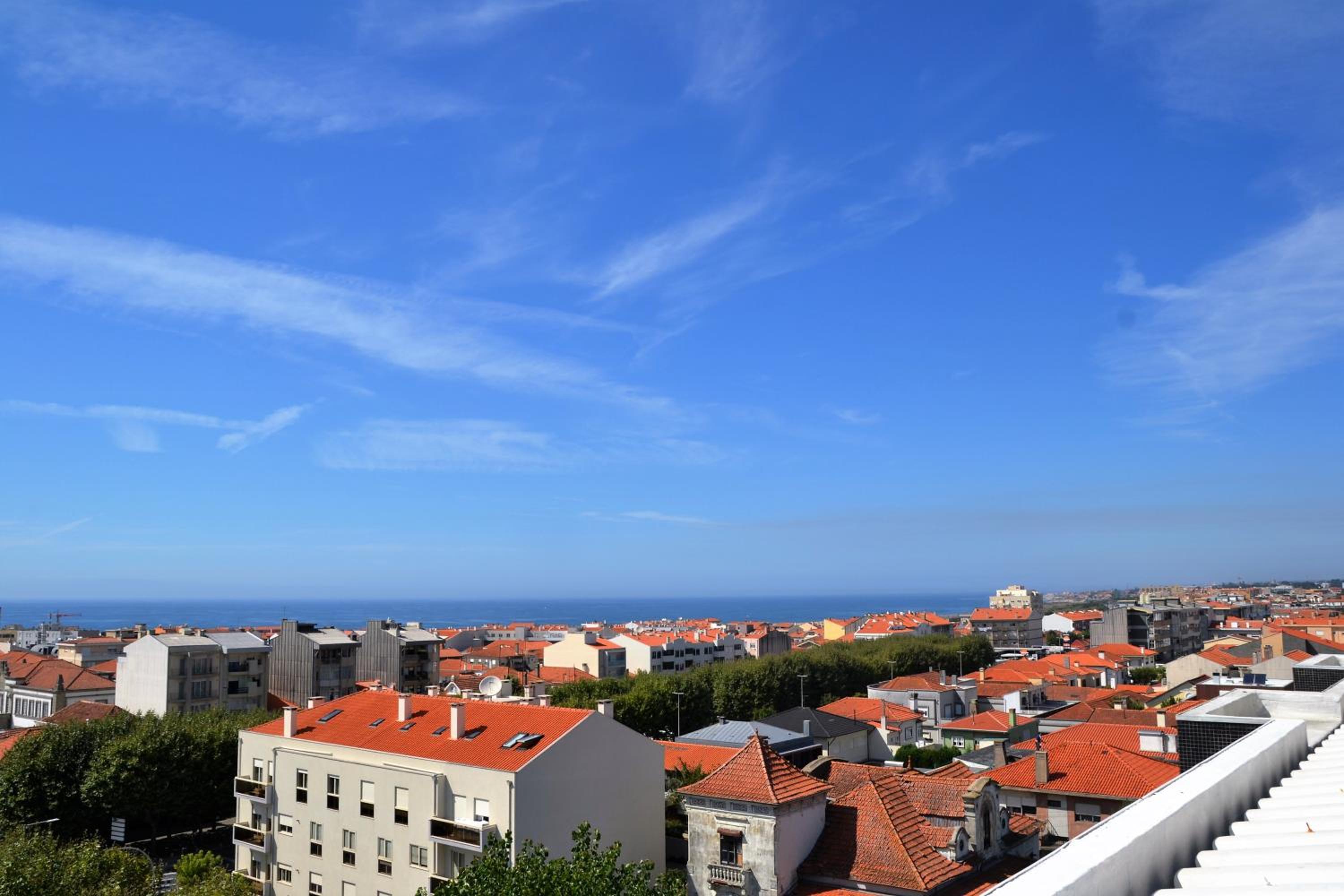 One-Bedroom Apartment with Sea View and Terrace - Photo 21