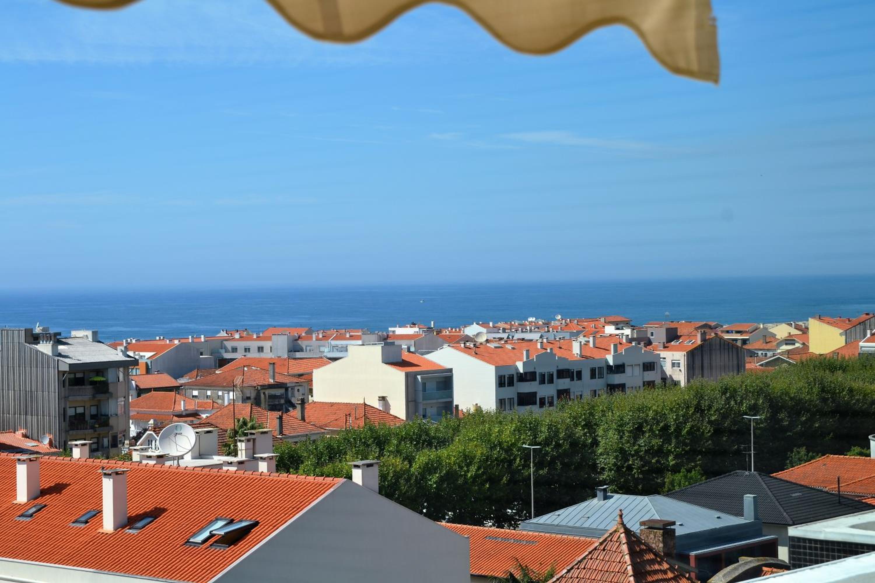 One-Bedroom Apartment with Sea View and Terrace - Photo 29