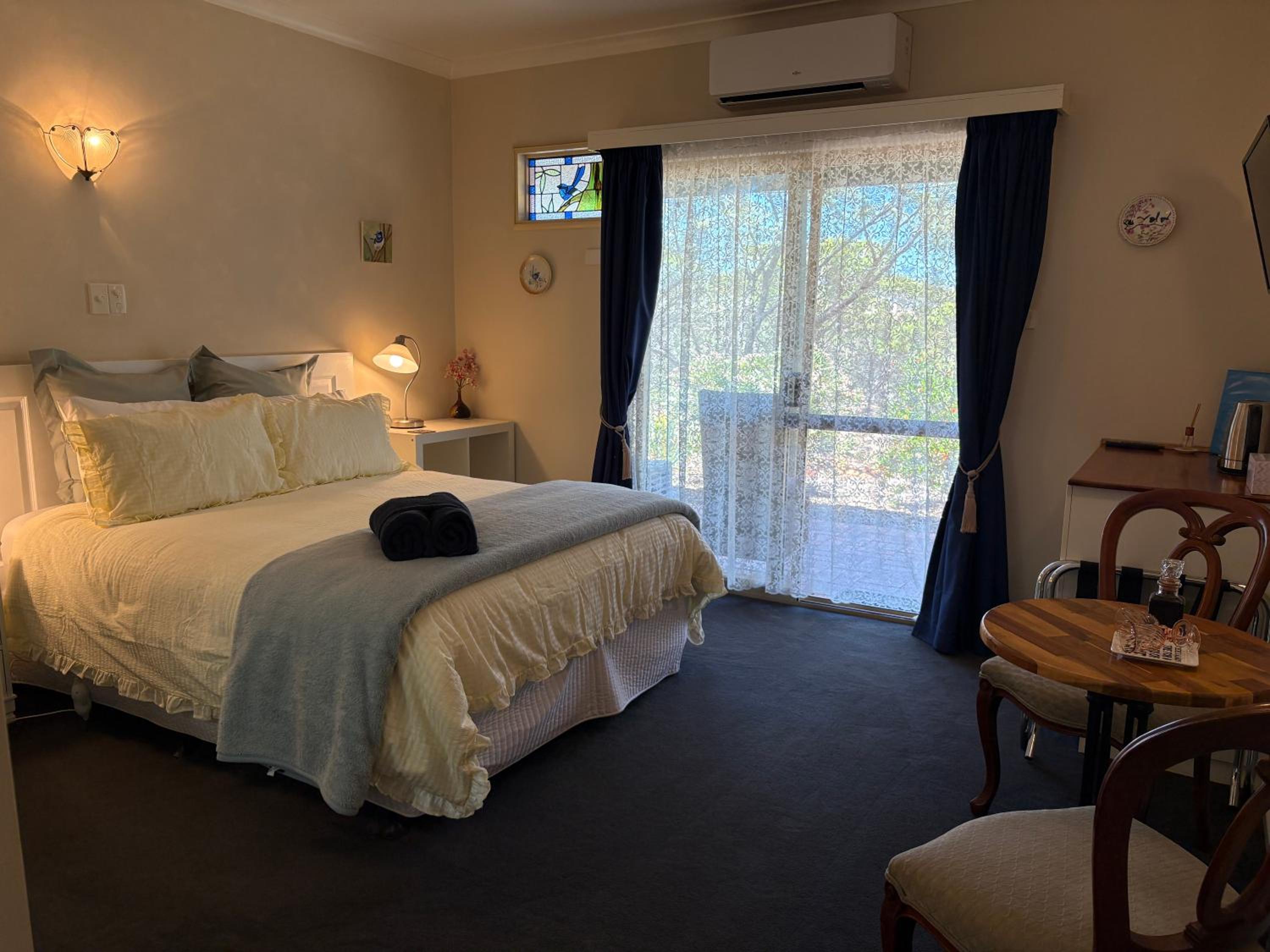 Queen Room with Garden View
