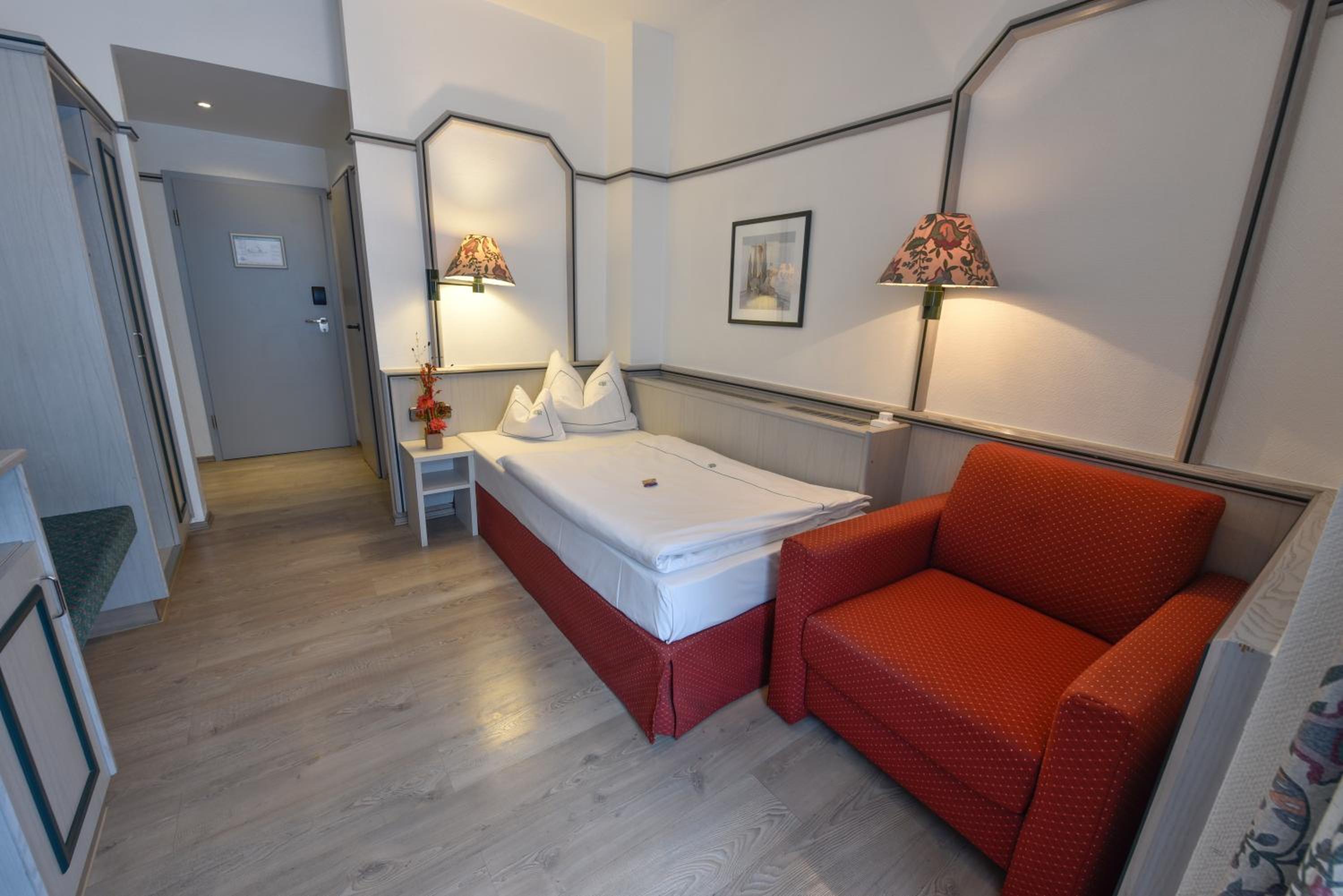 Single Room photo 3