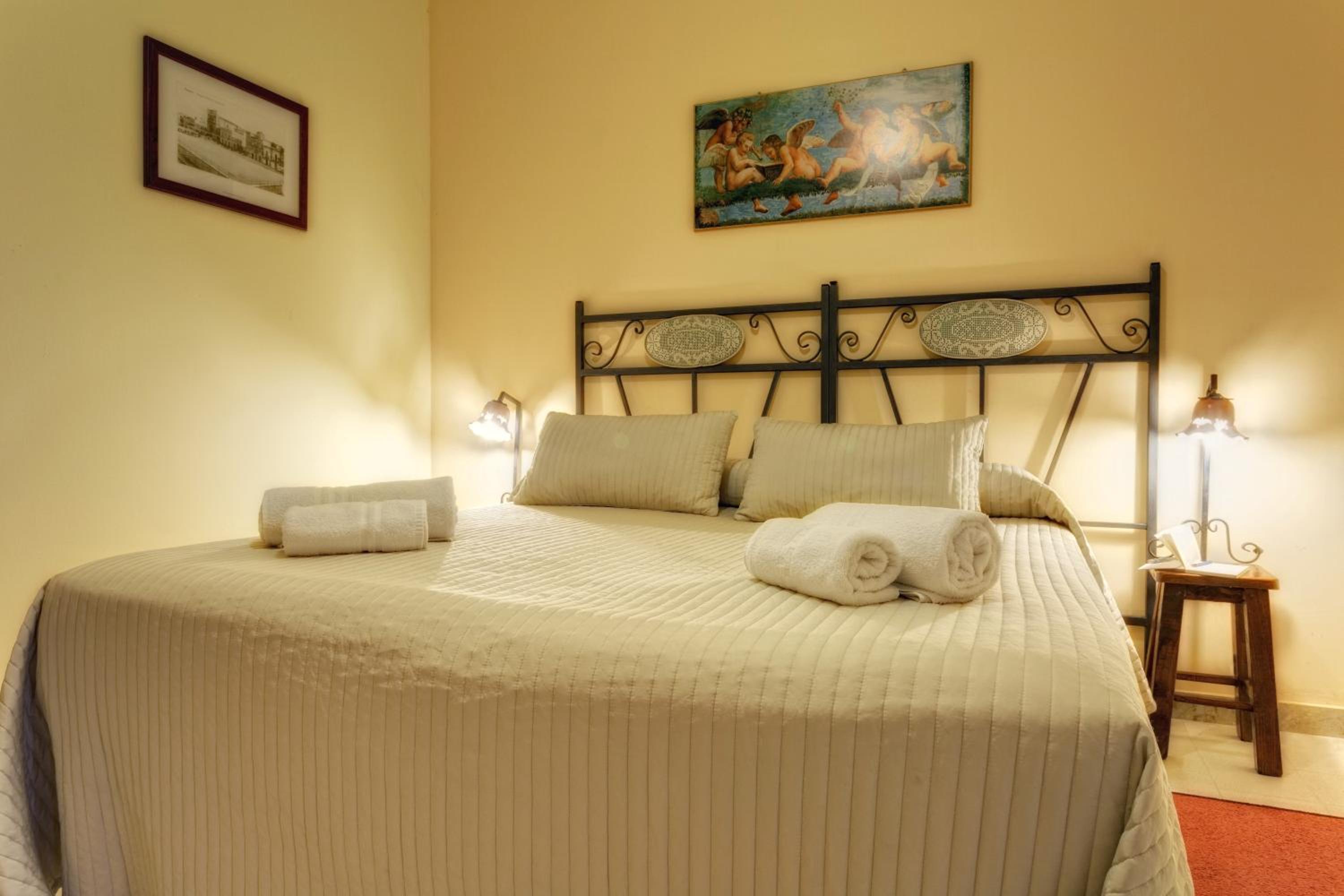 Double or Twin Room with Garden View - Photo 1