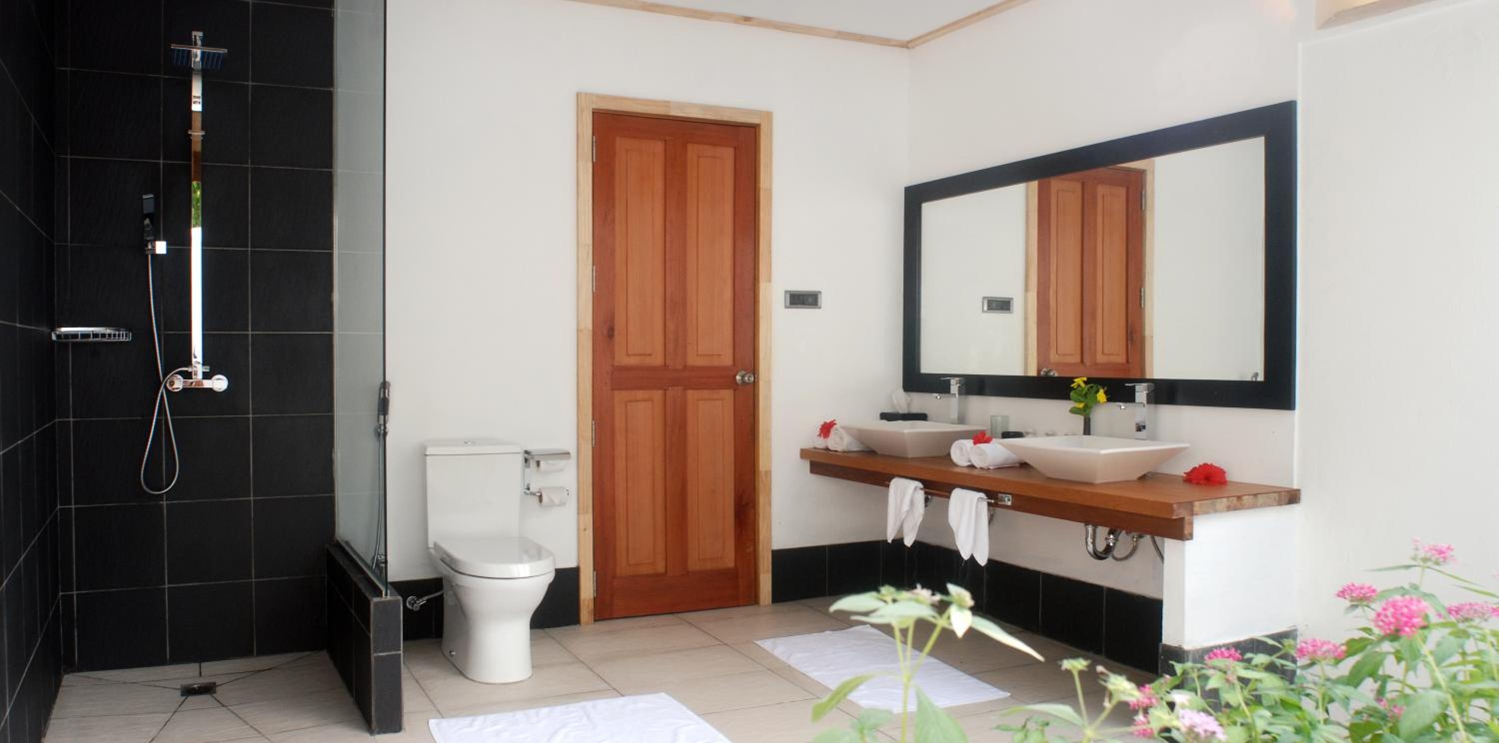 Beachfront Villa photo 1