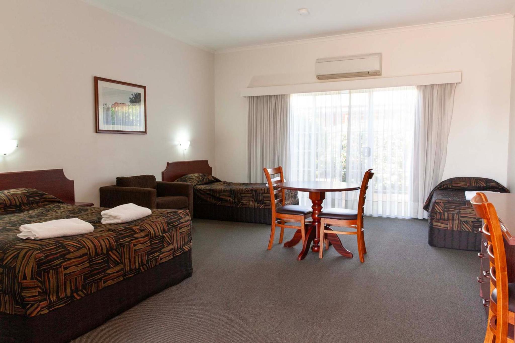 Deluxe Family Room