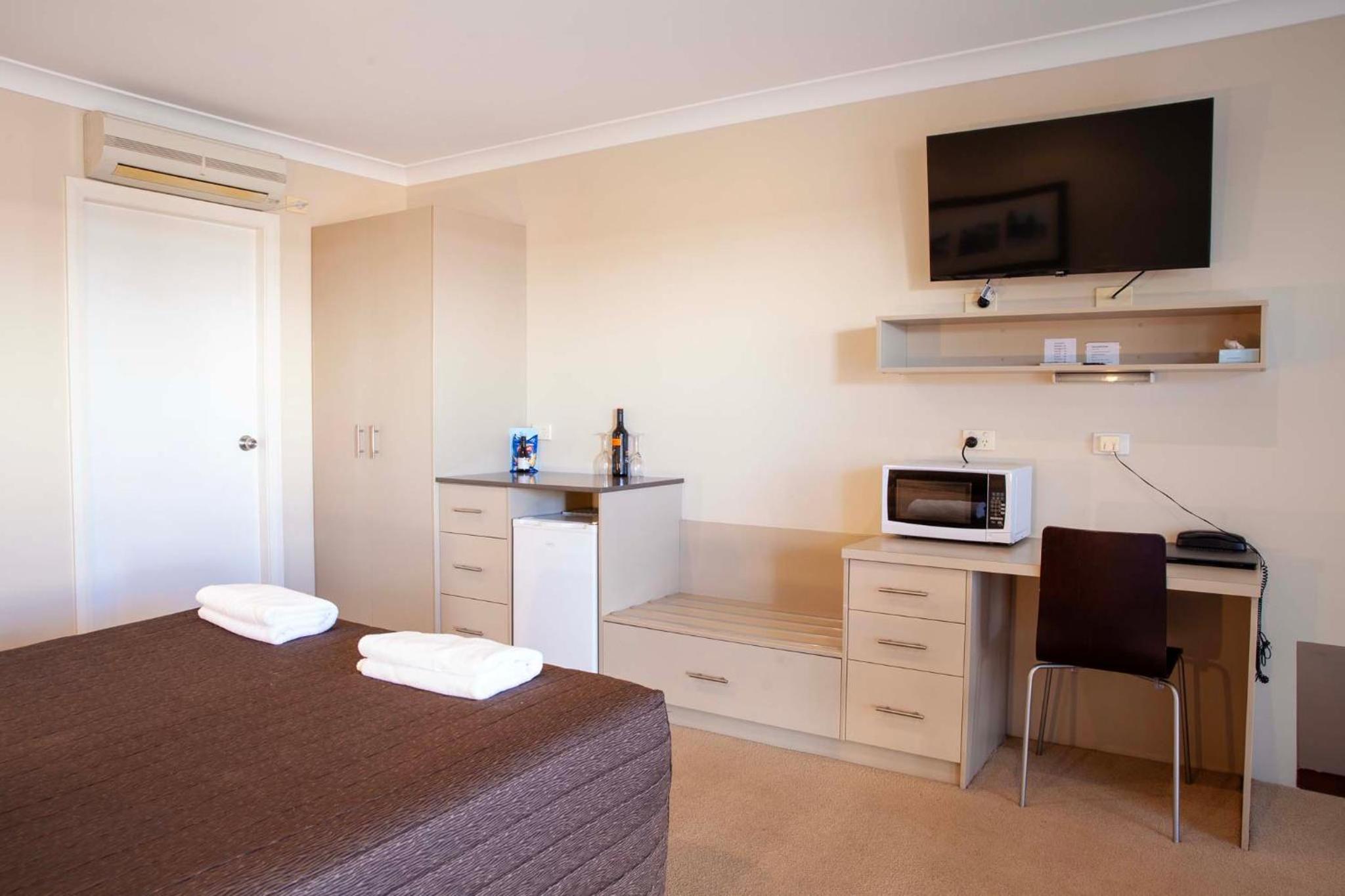 Queen Room - Photo 5