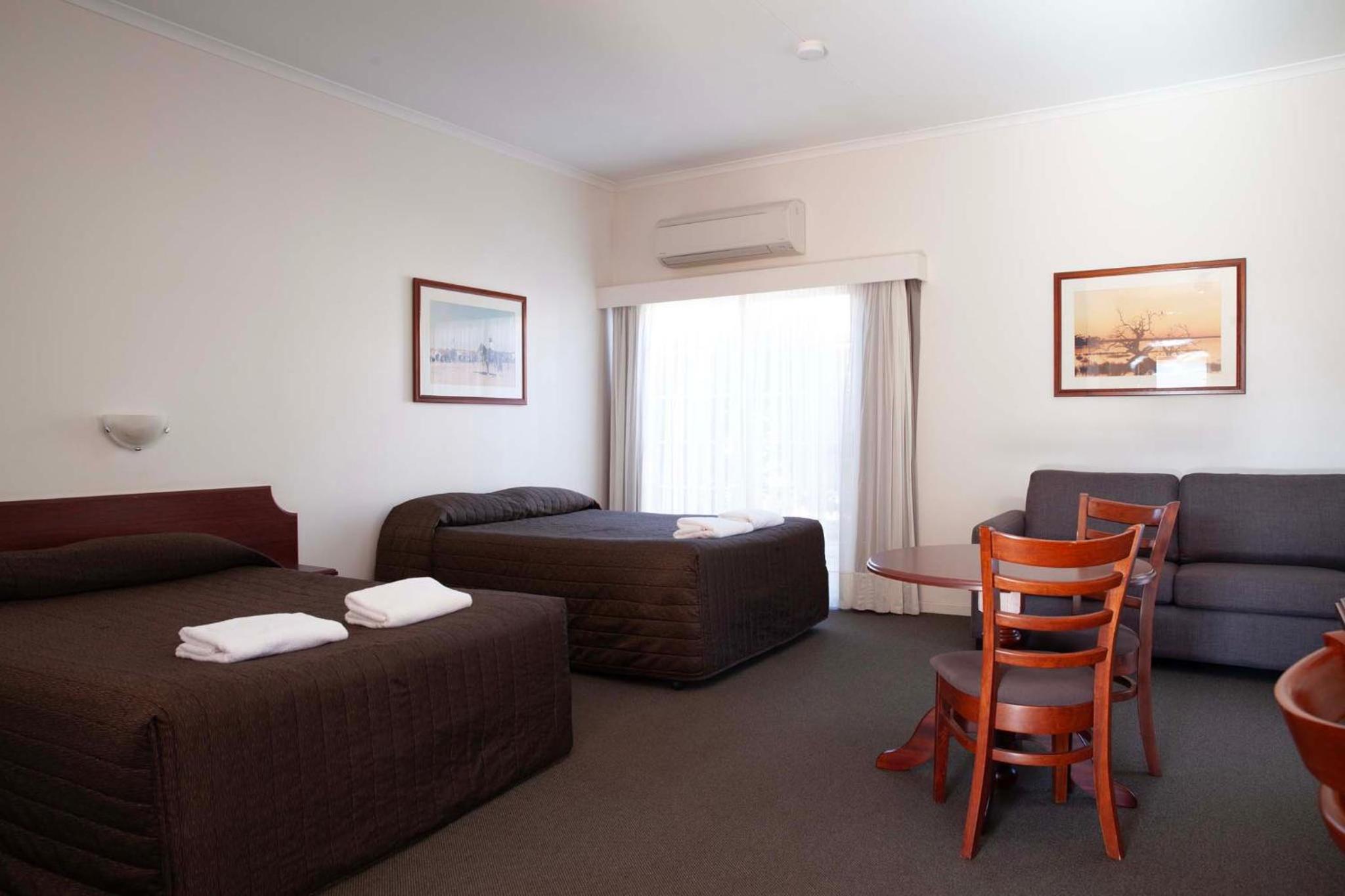 Deluxe Double or Twin Room with Spa Bath - Photo 3