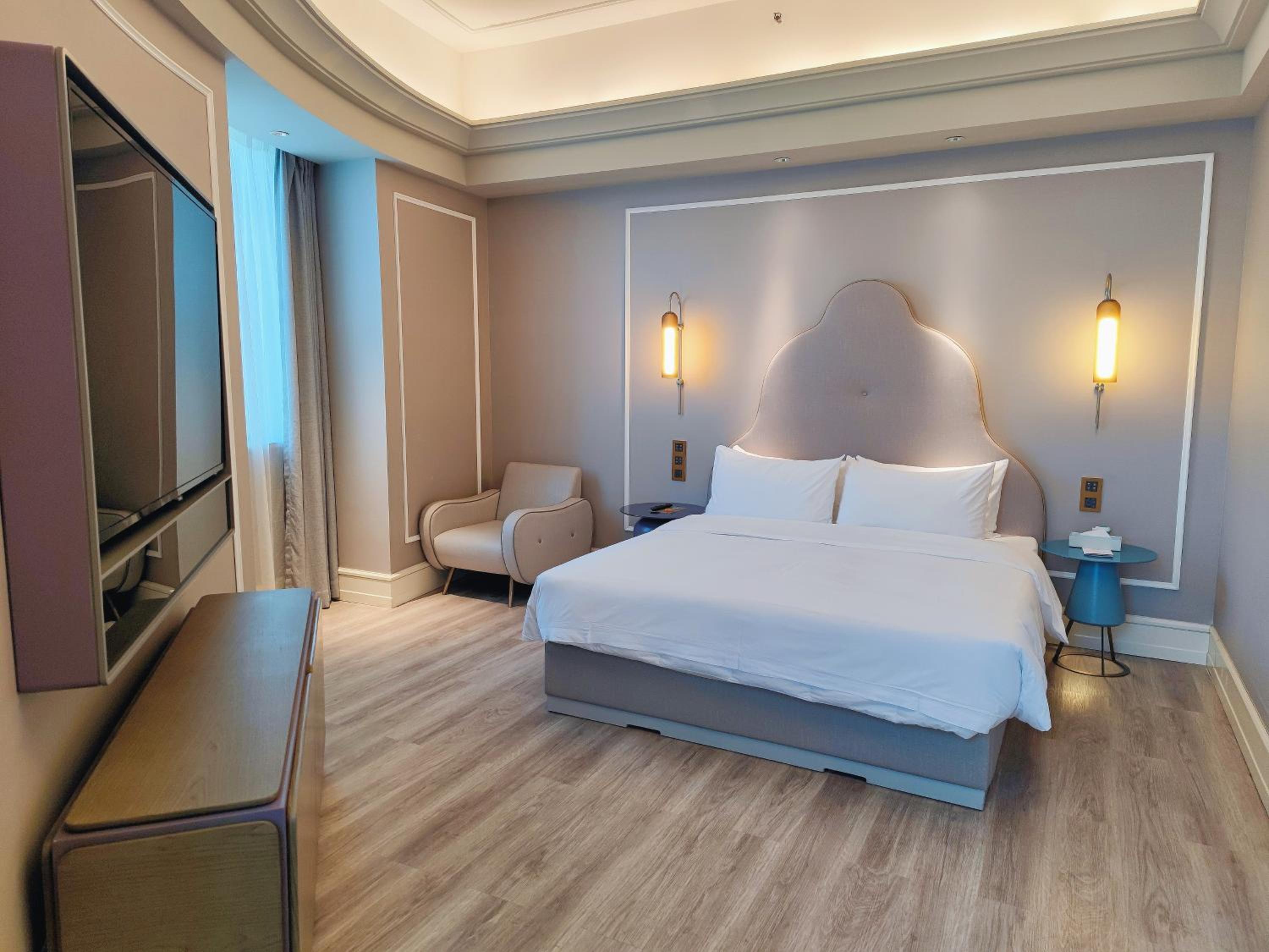 Privilege King Room - Photo 5