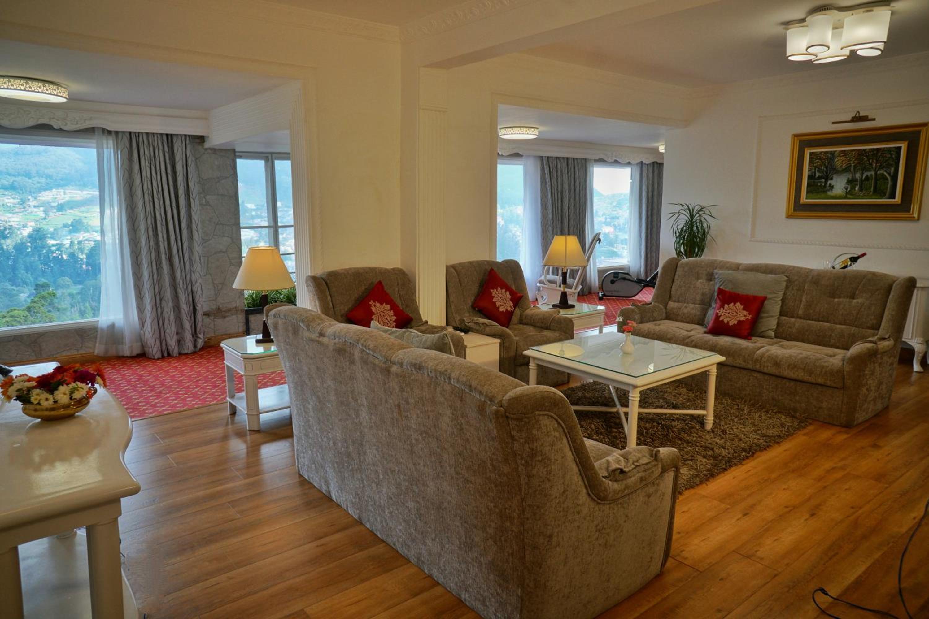 Suite with Mountain View