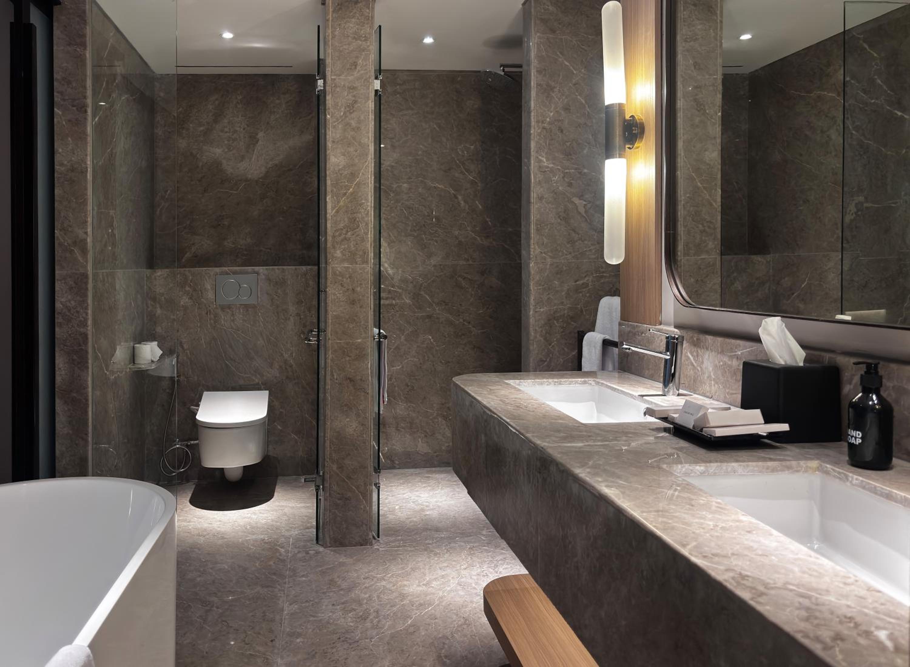 Suite - Photo 6
