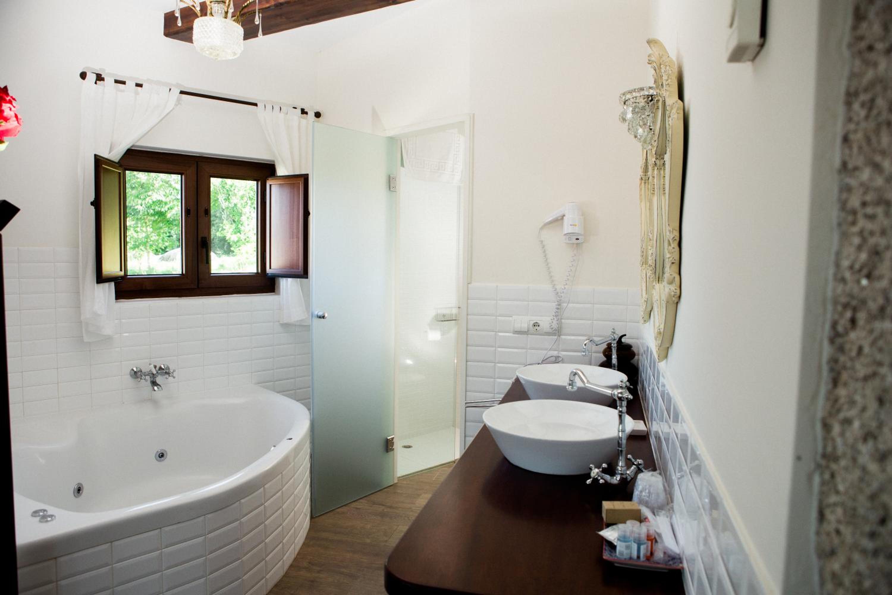 Suite - Photo 4