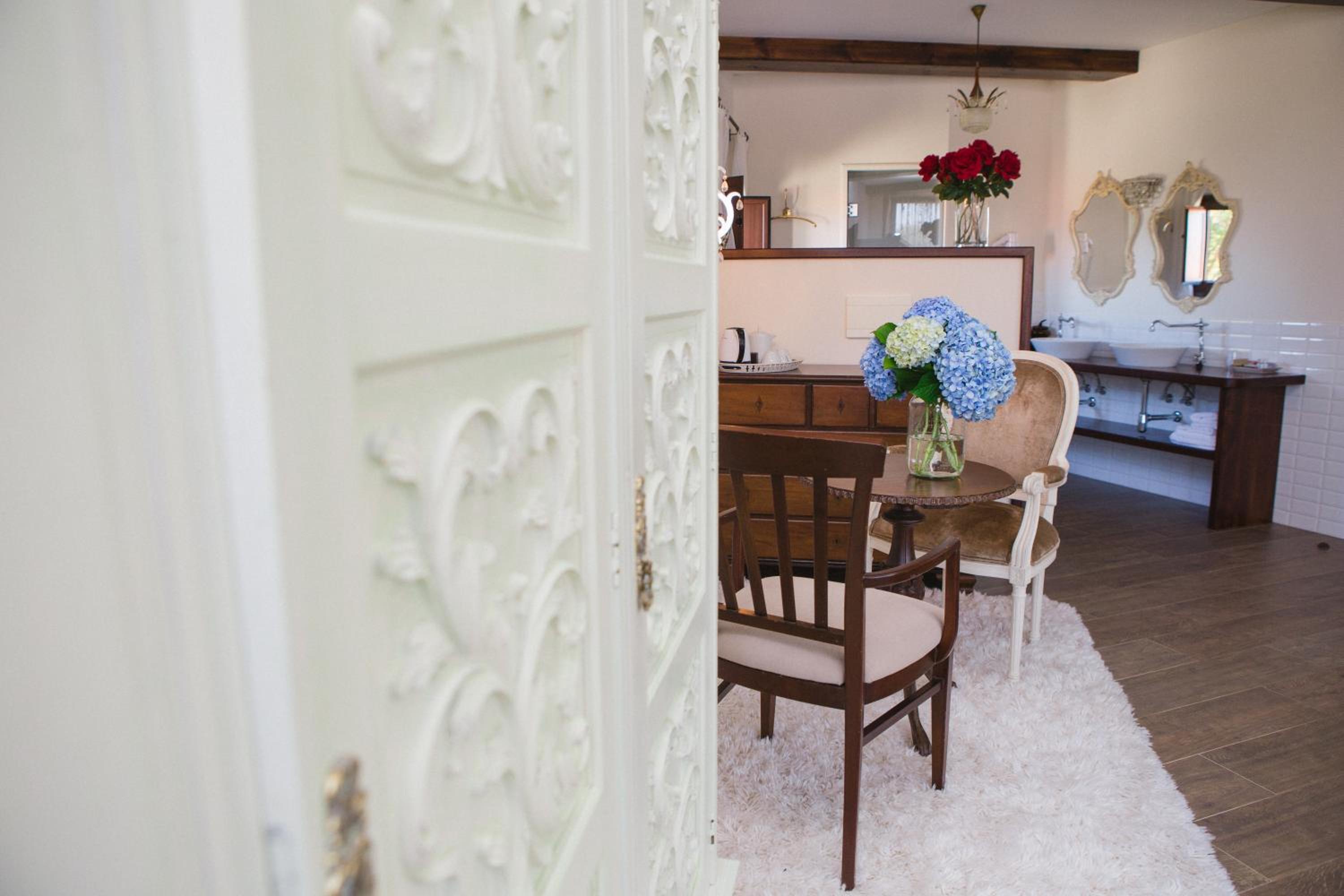 Suite - Photo 5