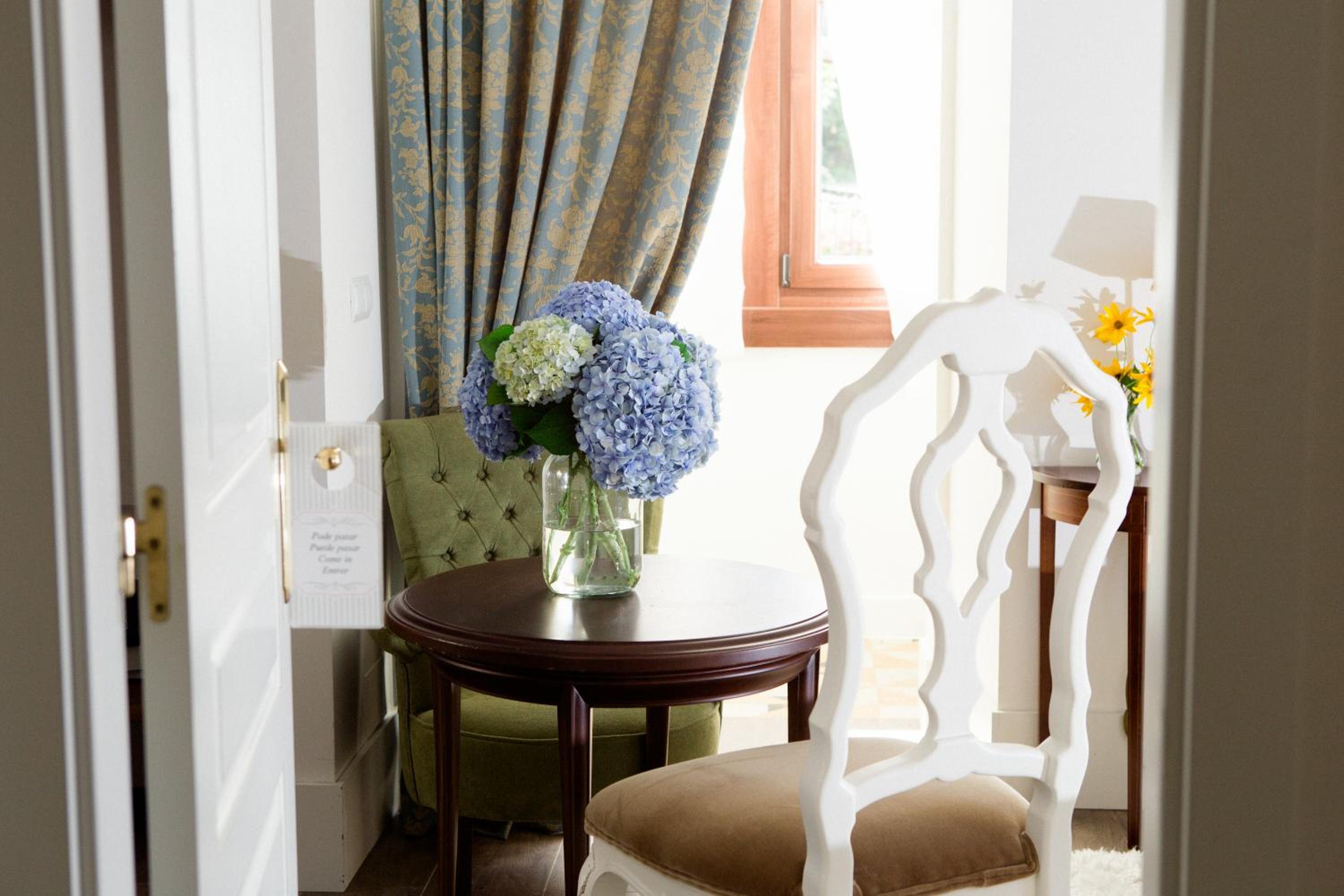 Superior Double or Twin Room - Photo 8