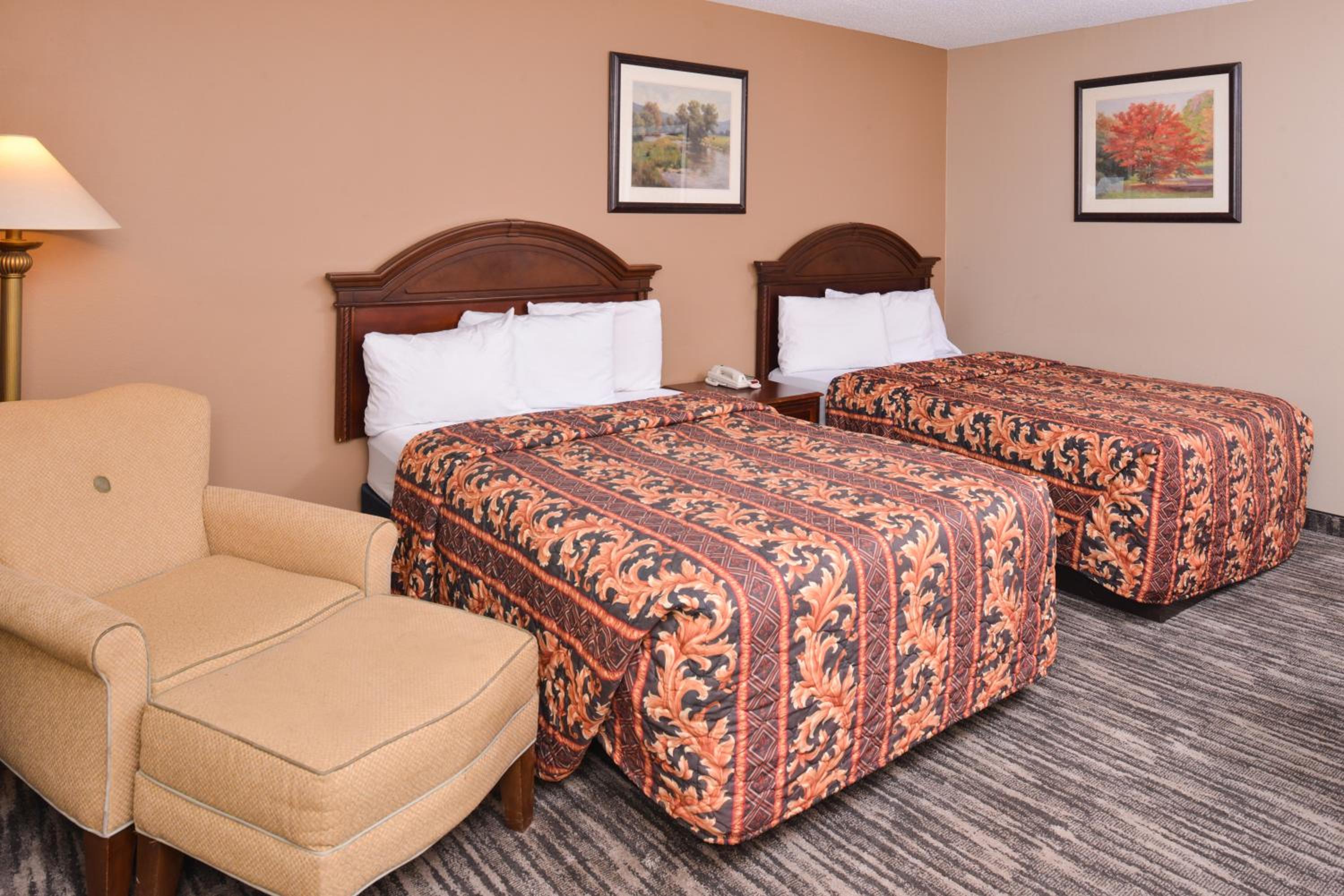 Double Room with Two Double Beds photo 3