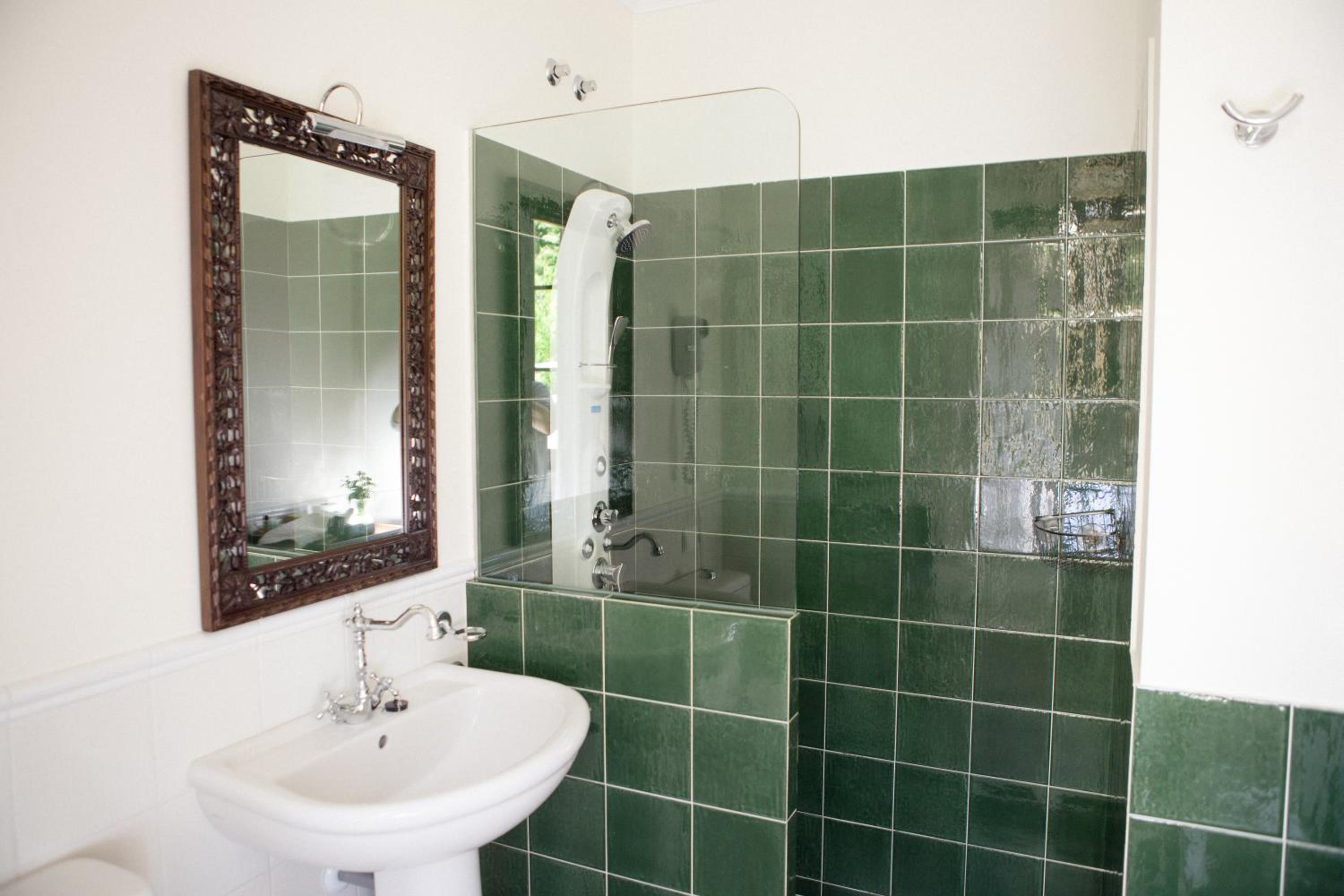 Standard Double or Twin Room - Photo 5