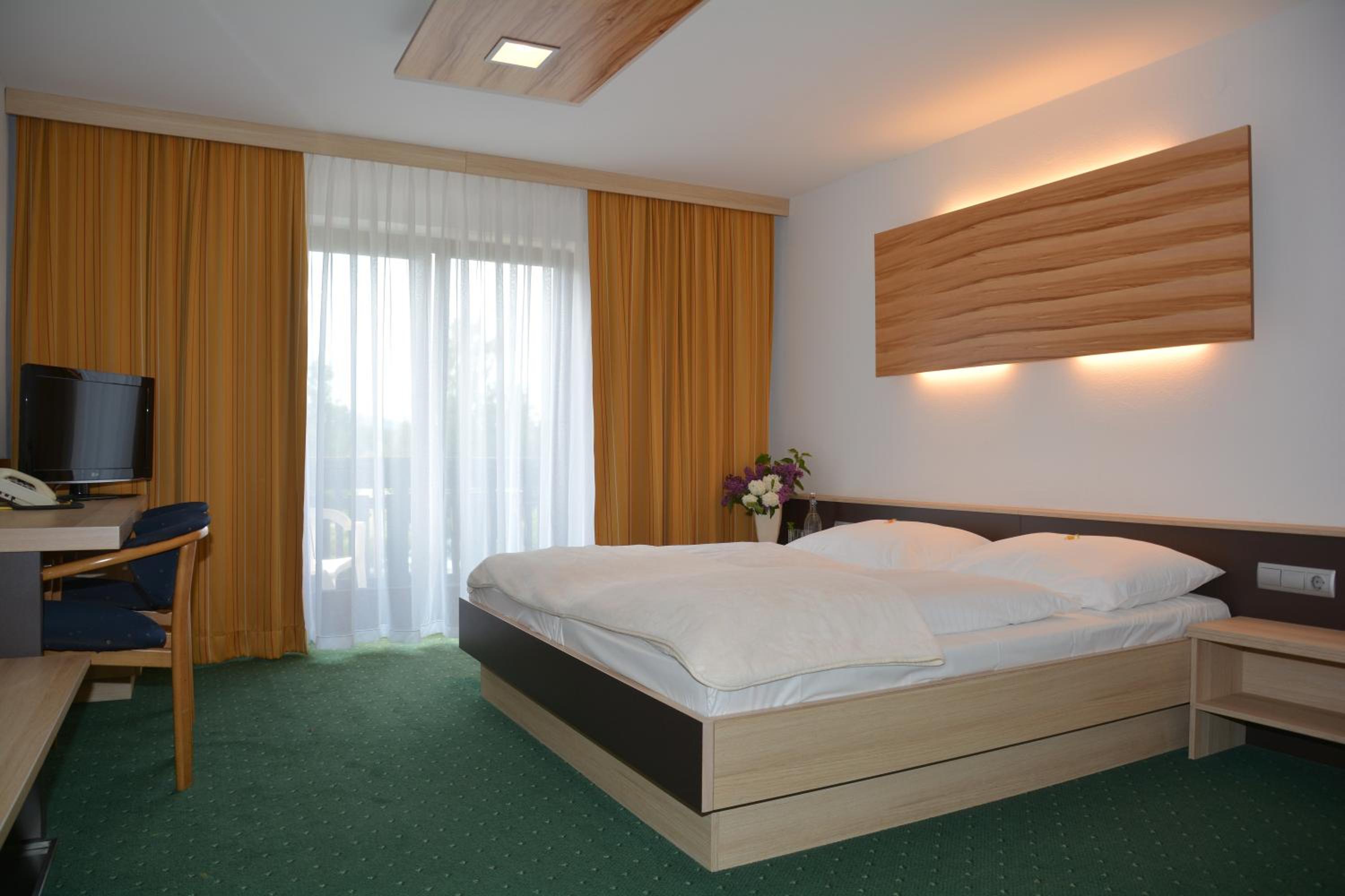 Standard Double Room - Photo 3