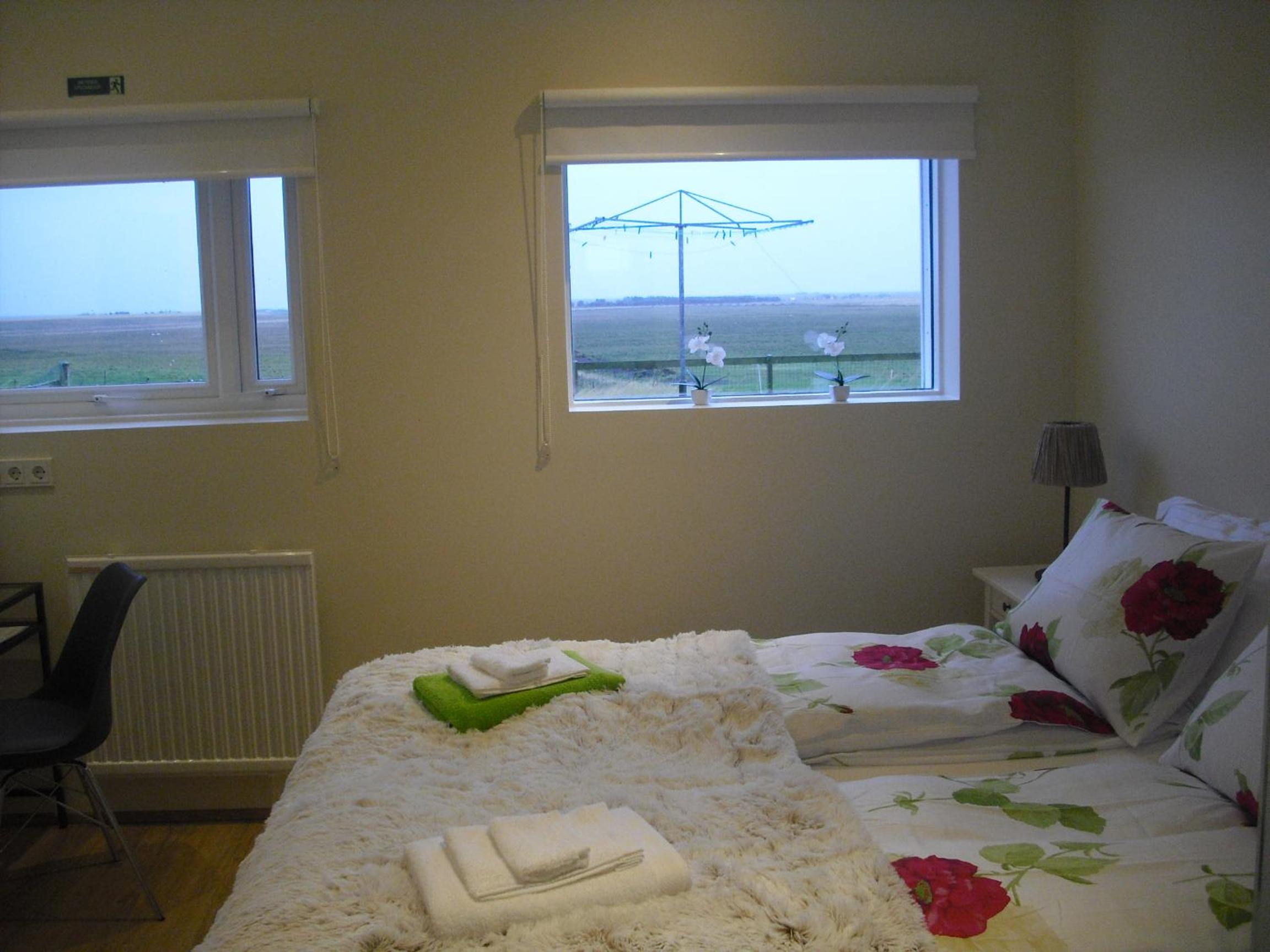 Double or Twin Room with Private Bathroom - Photo 11