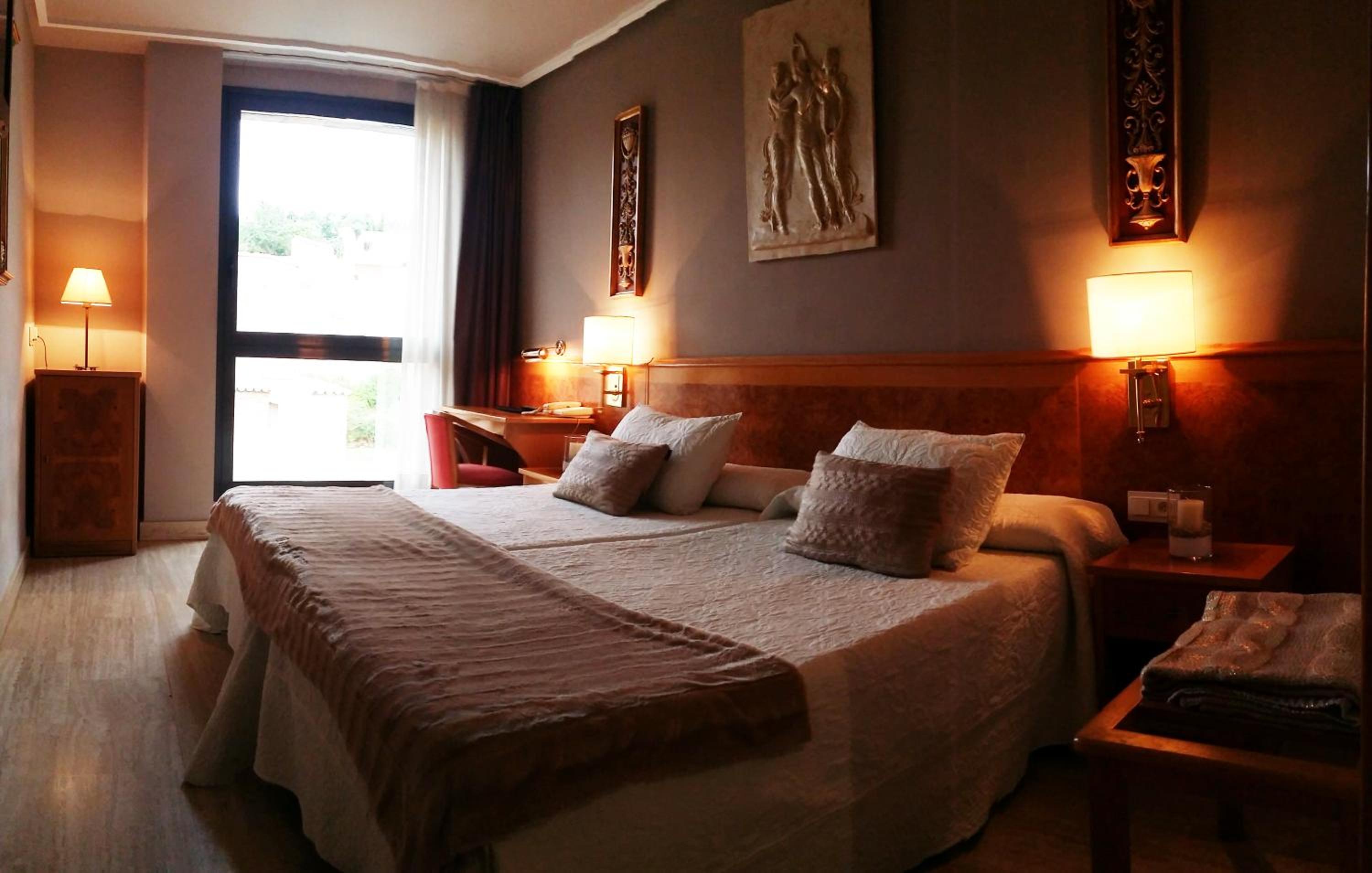 Double or Twin Room - Photo 1