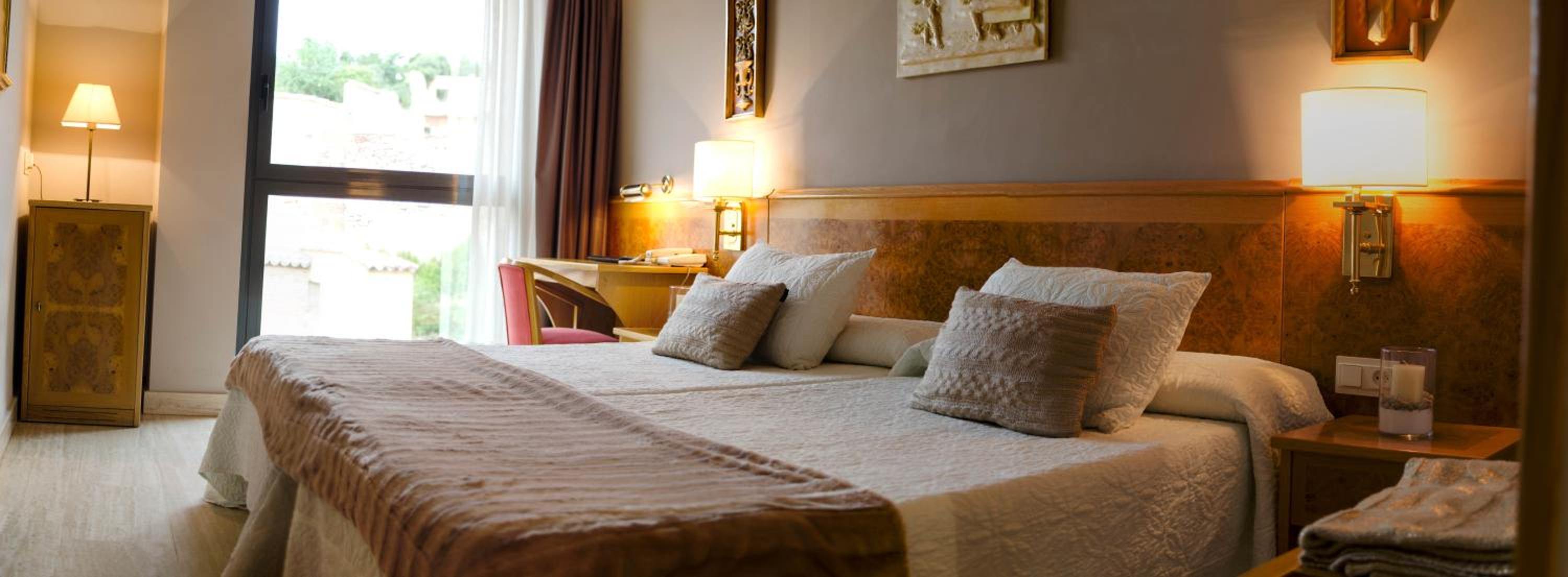 Double or Twin Room - Photo 8