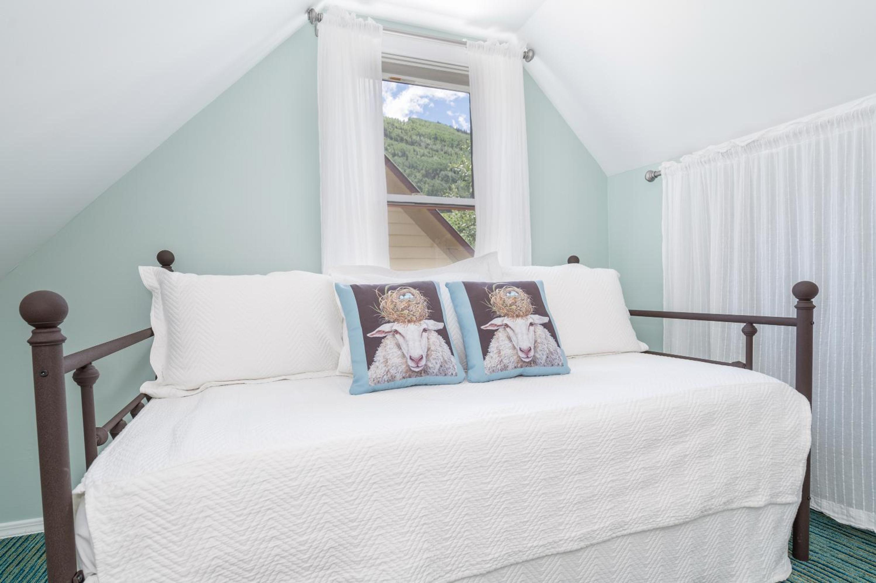 Cozy Cottage - Photo 8