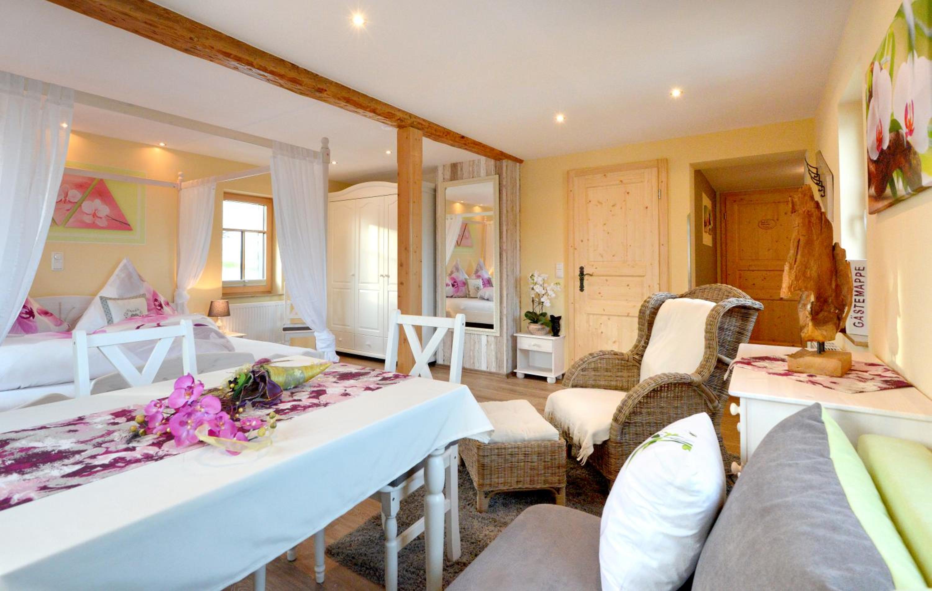 Large Double Room photo 3