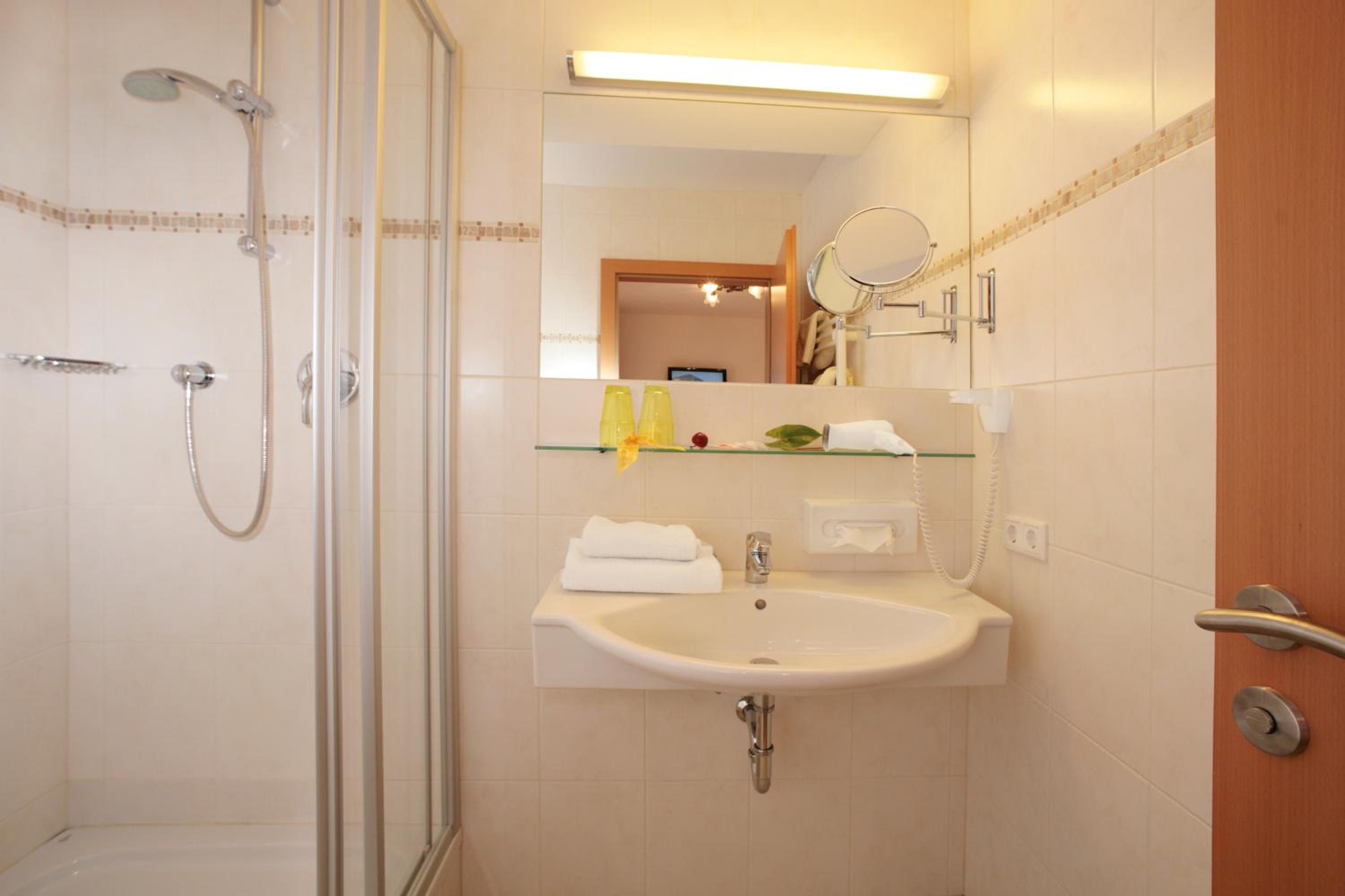 One-Bedroom Apartment - Photo 5