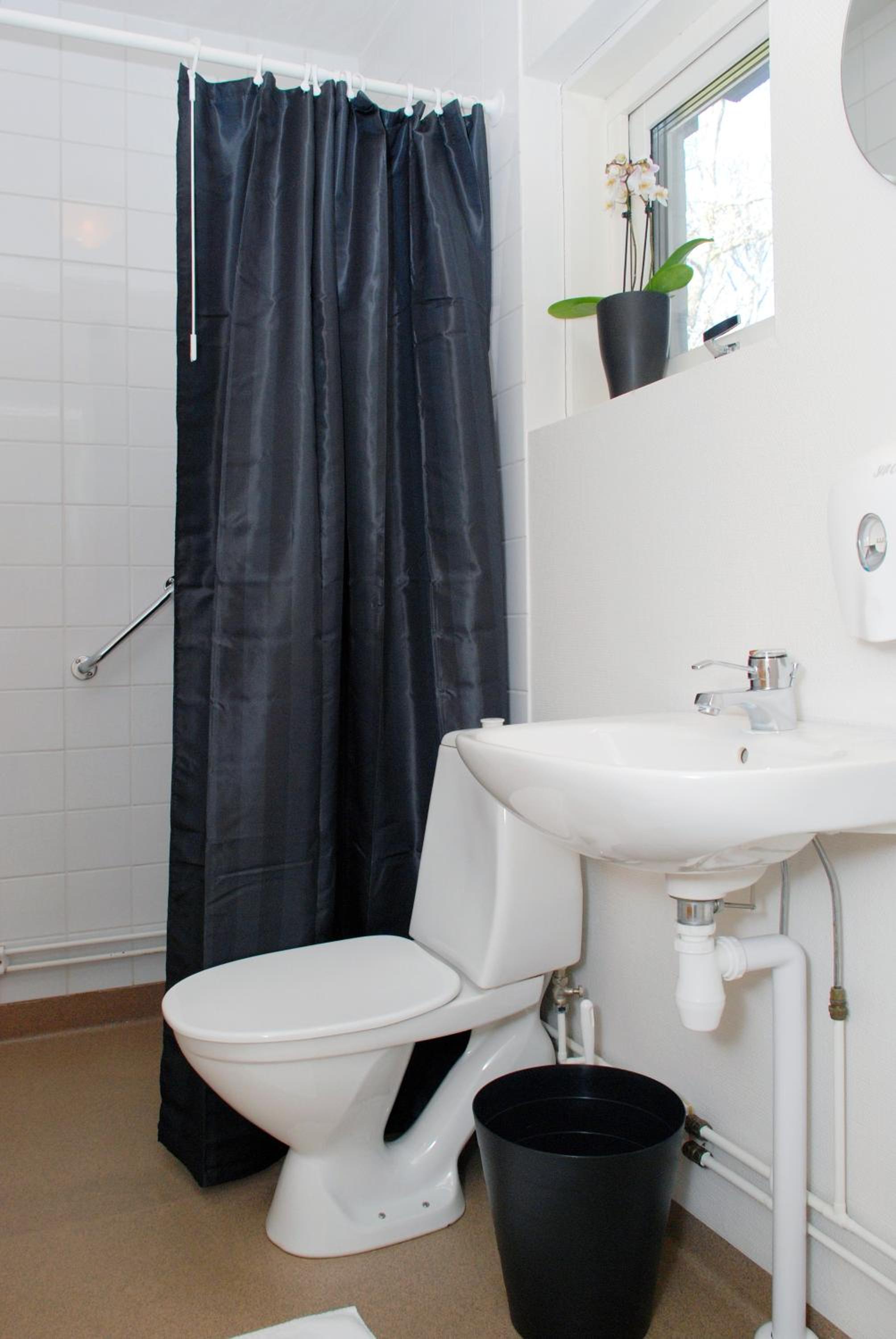 Double or Twin Room - Photo 6