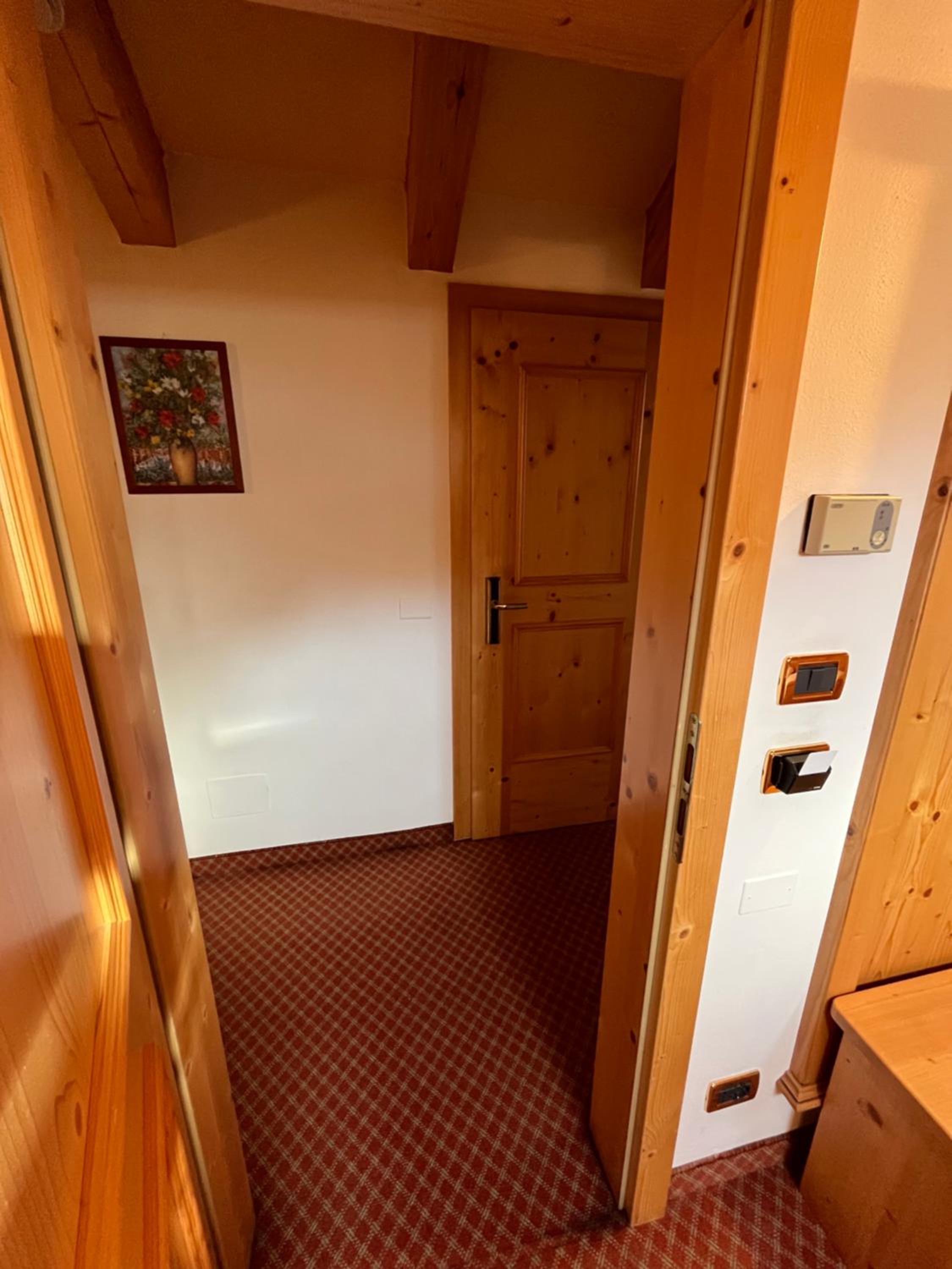 Single Room with Private External Bathroom photo 2