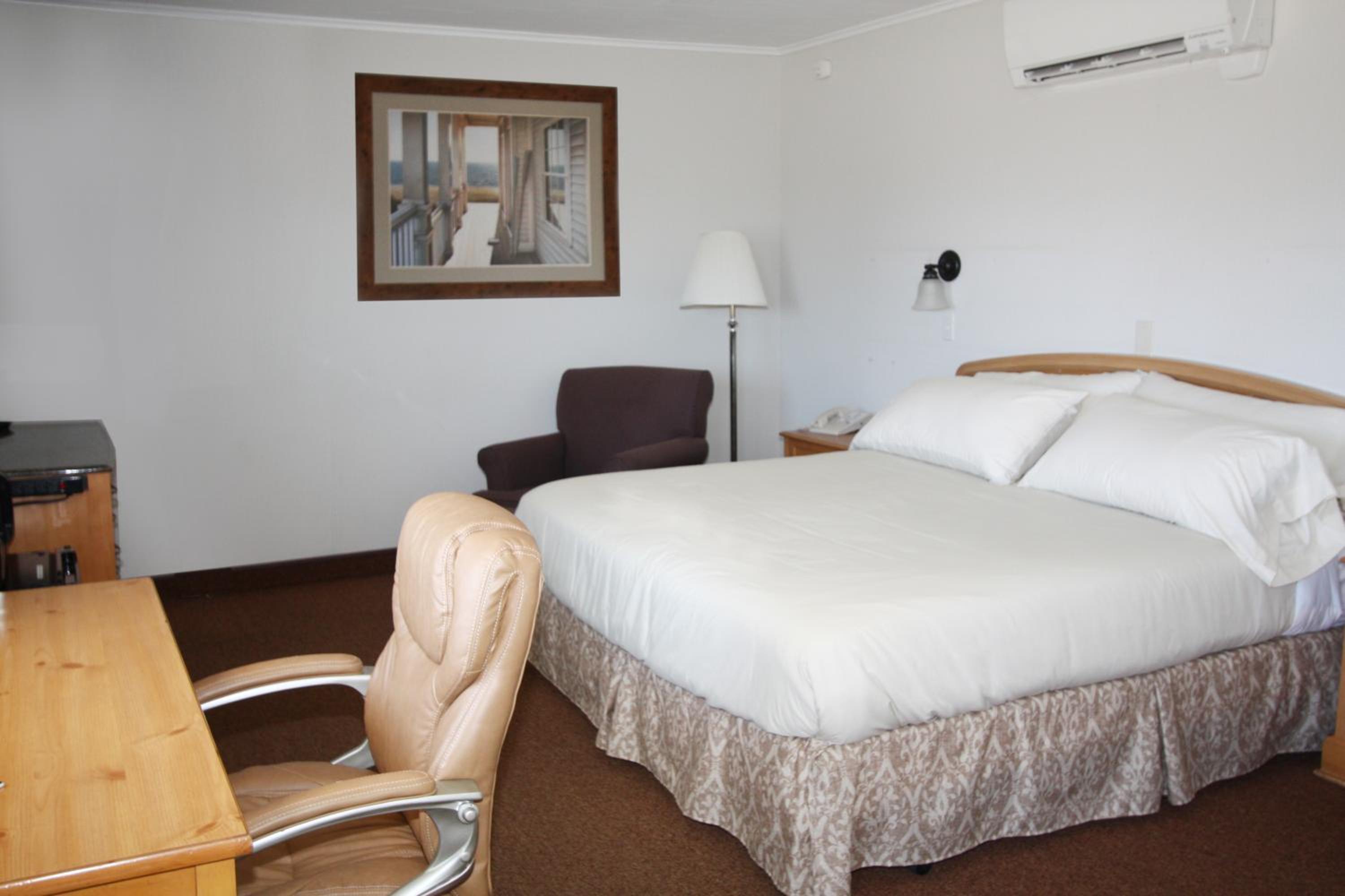 King Room - Non-Smoking photo 1