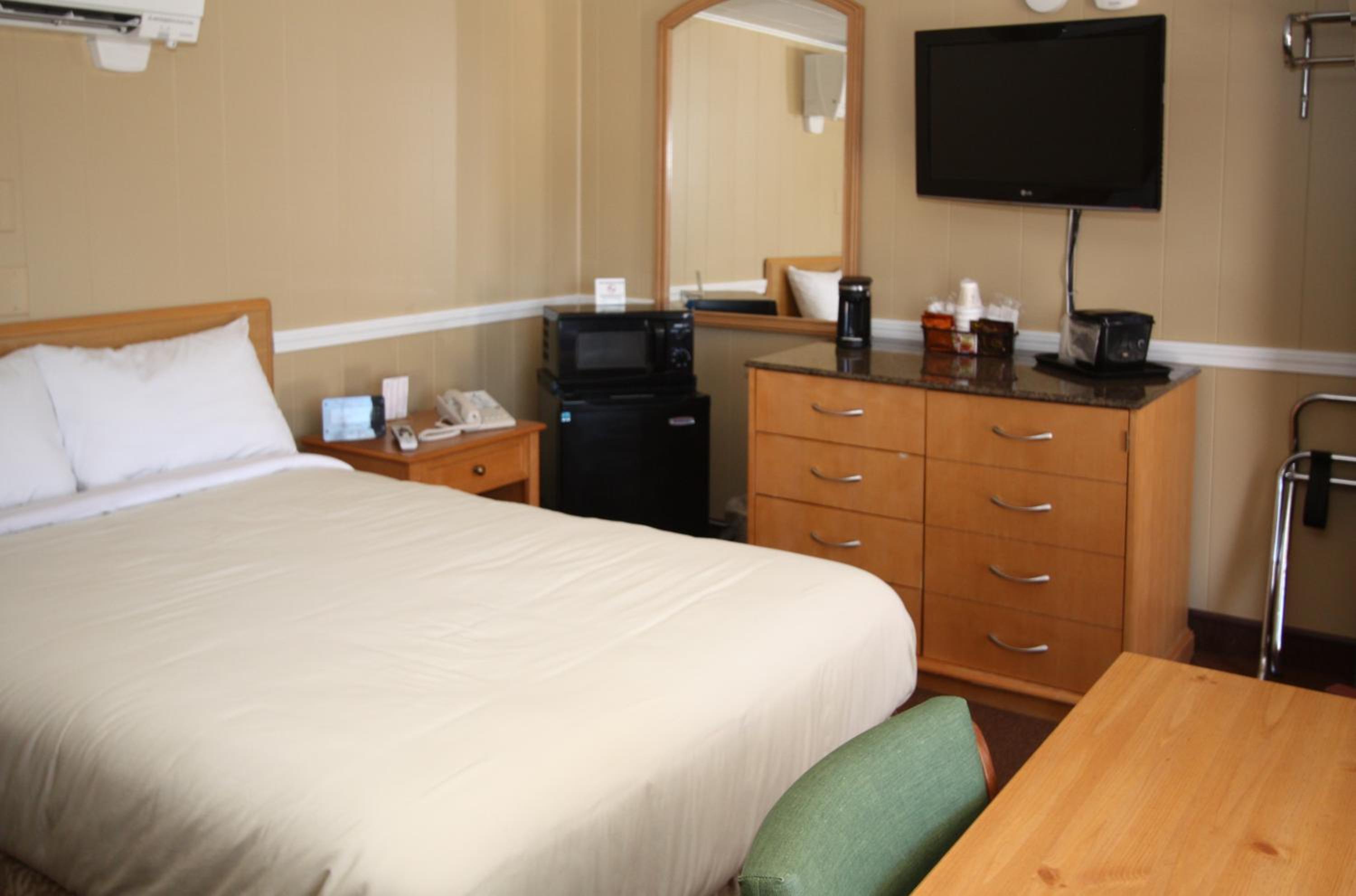 Standard Double Room with One Double Bed - Non-Smoking photo 1