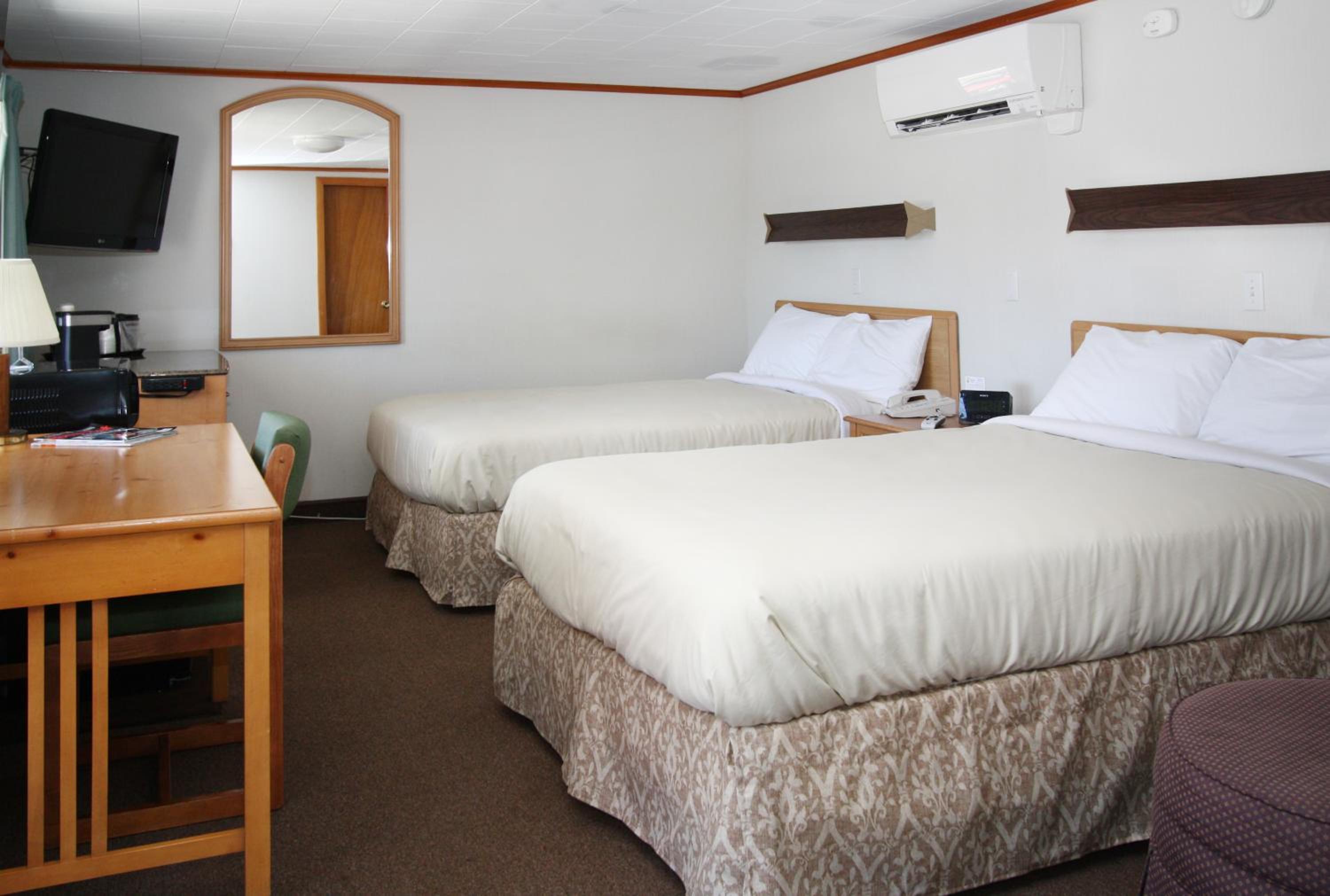 Standard Double Room with Two Double Beds - Non-Smoking photo 1