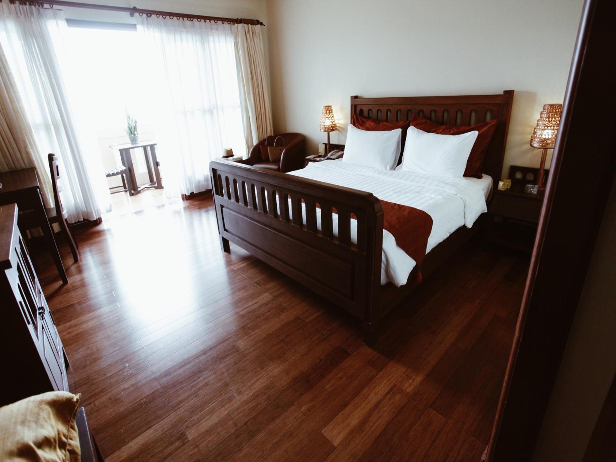 Deluxe Double Room - Free 1way Shuttle to City Center - Photo 8