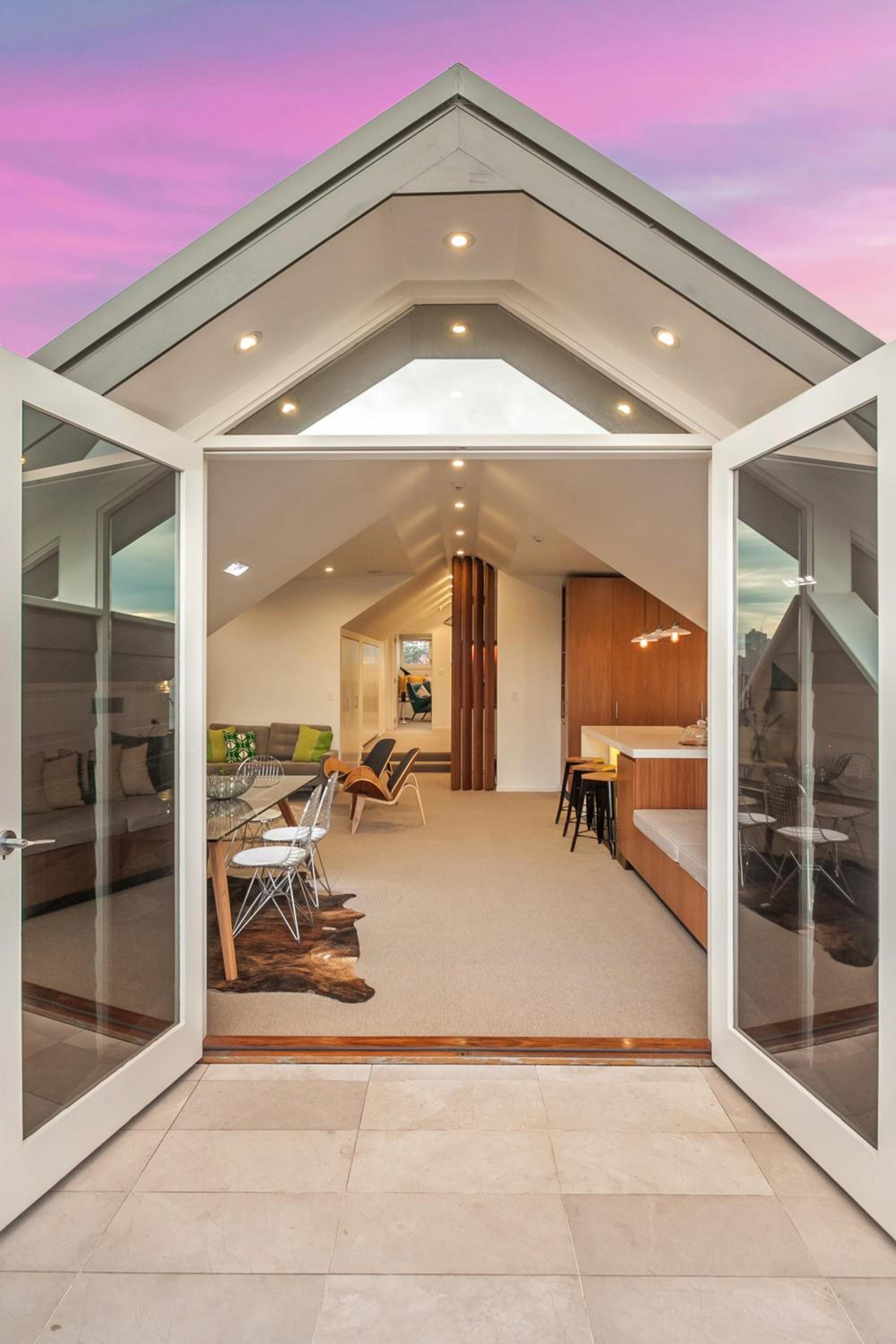 Luxury Two Bedroom Penthouse thumbnail 5